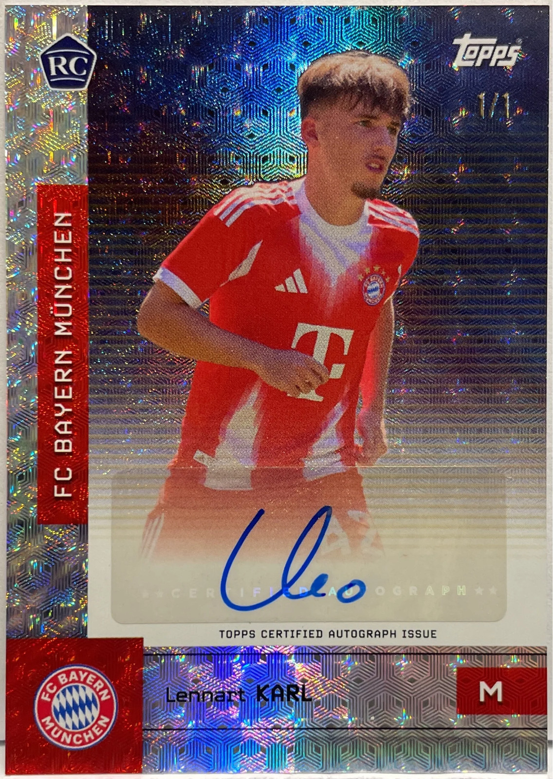 Lennart Karl 1/1 Rookie Autograph Foilfractor Topps Bayern Munich Team Set 2025 Lennart Karl 1/1 Rookie Autograph Foilfractor Topps Bayern Munich Team Set 2025