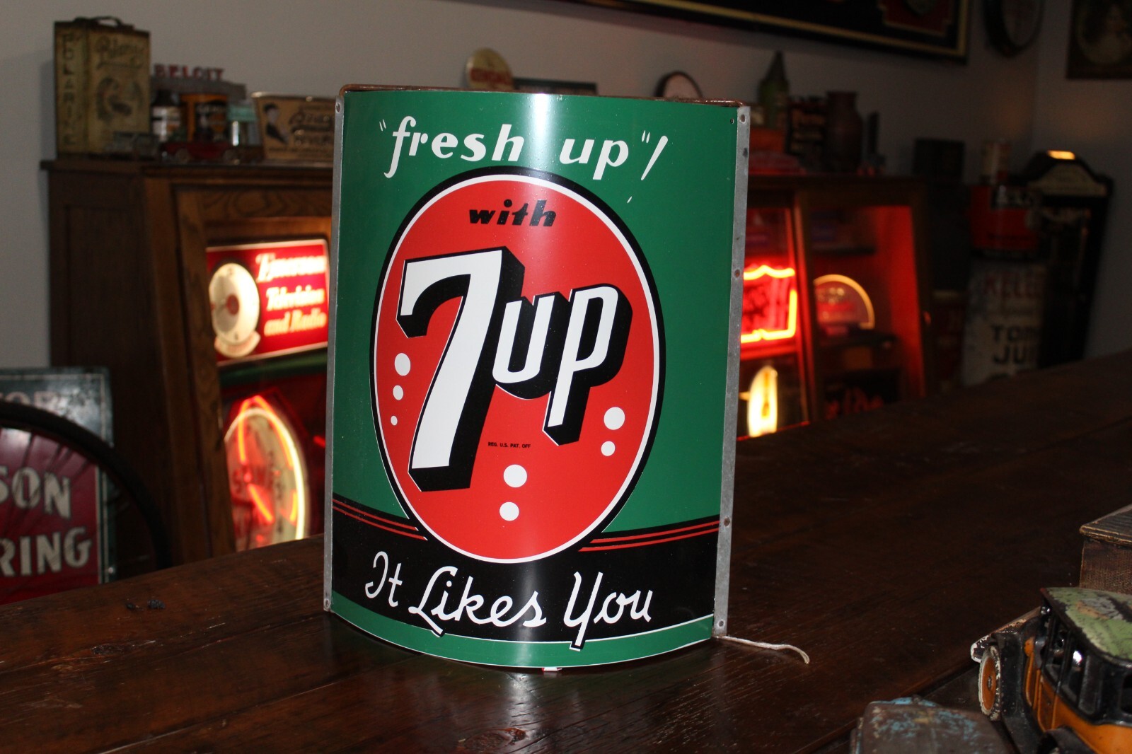 SCARCE 1950s FRESH UP WITH 7UP PAINTED TIN STRING HOLDER SIGN STORE DISPLAY COKE SCARCE 1950s FRESH UP WITH 7UP PAINTED TIN STRING HOLDER SIGN STORE DISPLAY COKE