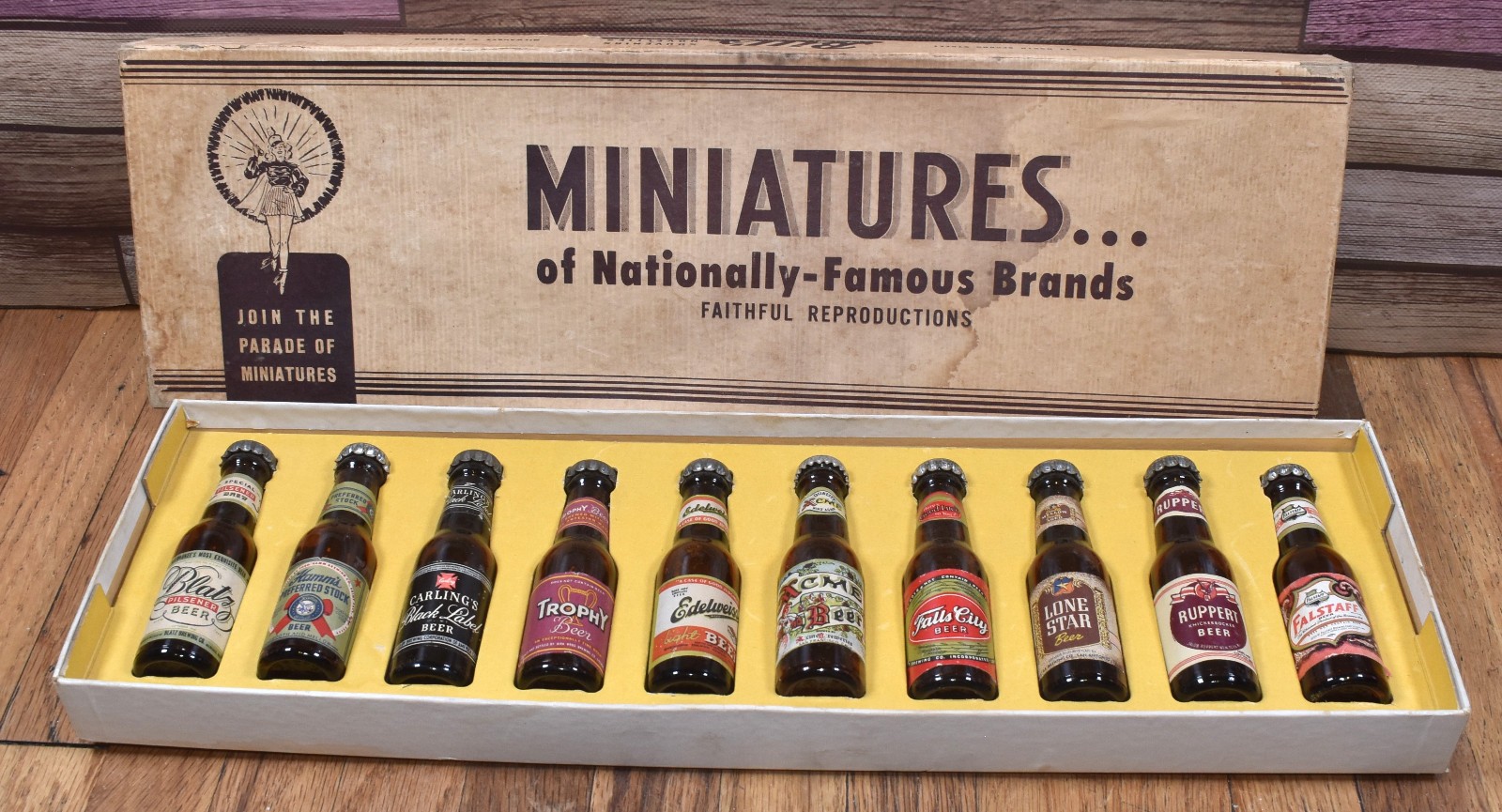 Vintage Bill's Parade of Miniatures Beer Bottles Set of 10 in Original Box Hamms