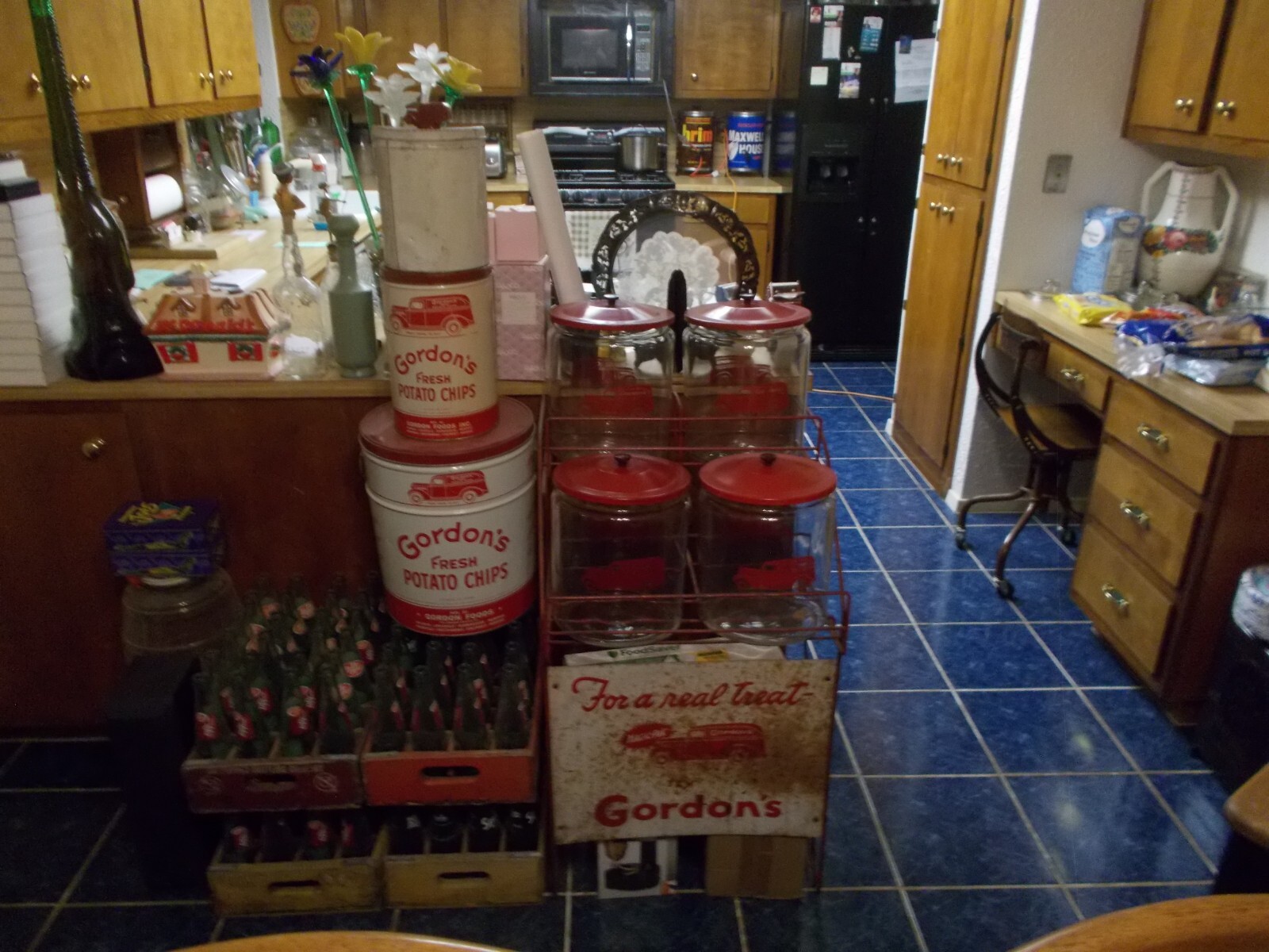 VINTAGE 2 GALLON GORDON'S CANDY 4 JAR RACK AND JAR'S ALL MINT 3 CAN'S