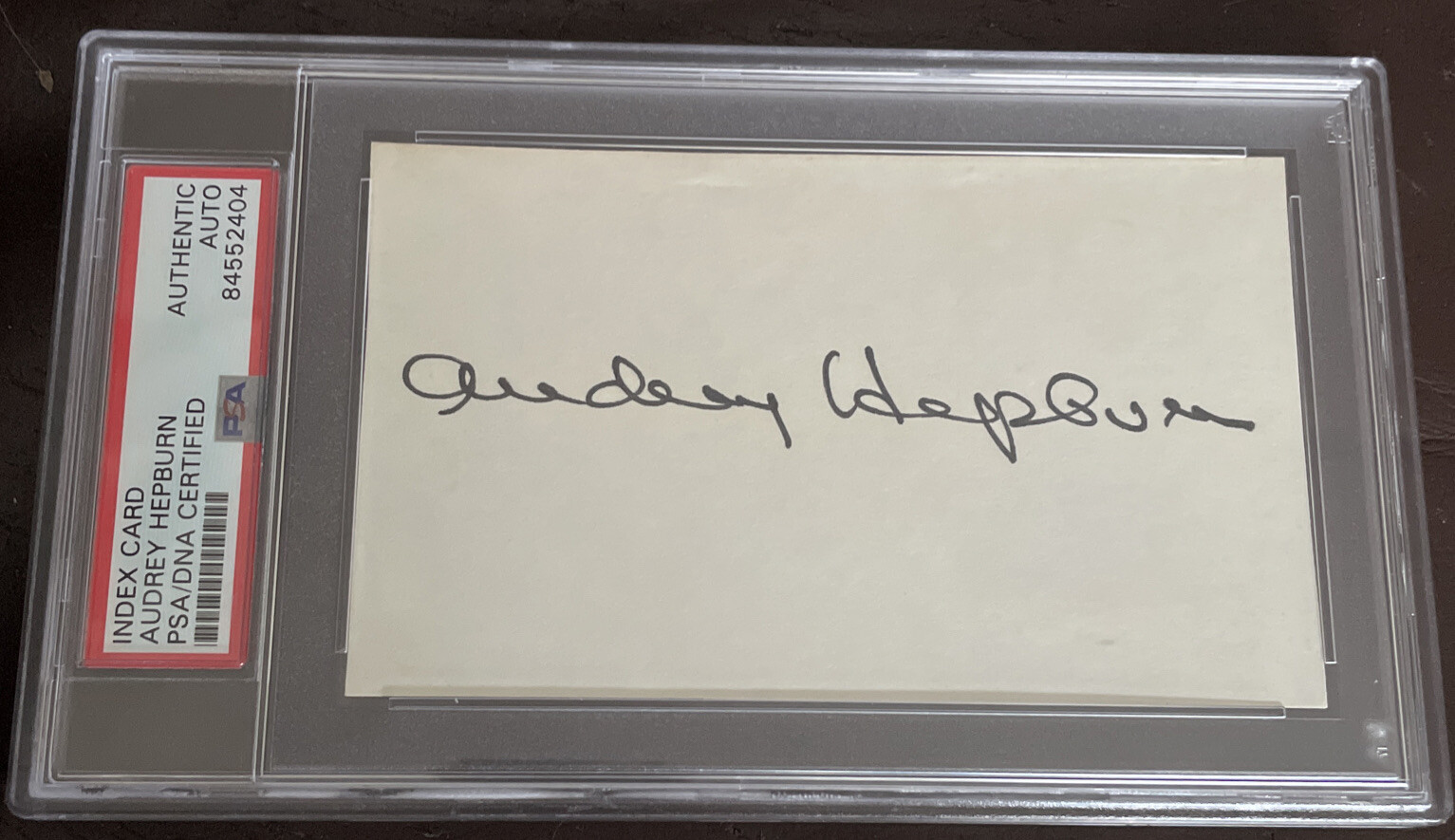 AUDREY HEPBURN VINTAGE STUNNING SIGNED CUT CARD AUTO AUTOGRAPH PSA/DNA RARE 👍 AUDREY HEPBURN VINTAGE STUNNING SIGNED CUT CARD AUTO AUTOGRAPH PSA/DNA RARE 👍