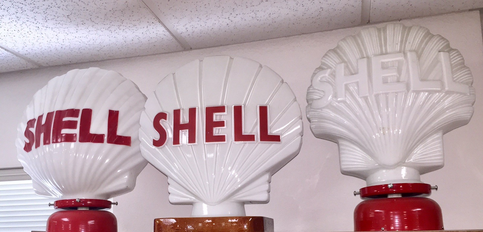 VINTAGE SHELL GASOLINE PUMP GLOBE SET MILK GLASS ABSOLUTELY BEAUTIFUL