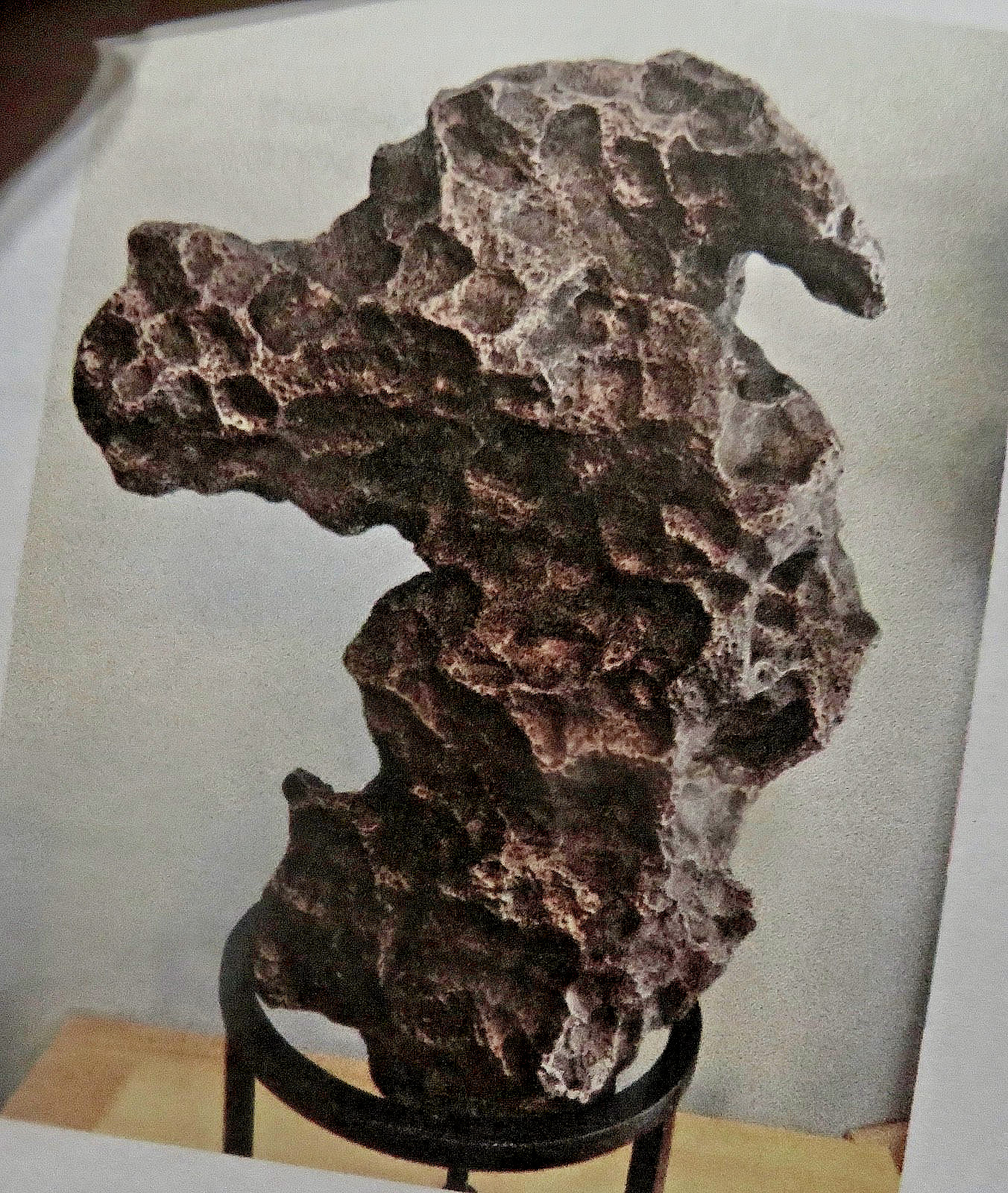 HUGE 32.4 KGM  CAMPO DEL CIELO METEORITE  COLLECTORS GRADE 71.5 LBS SCULPTURED