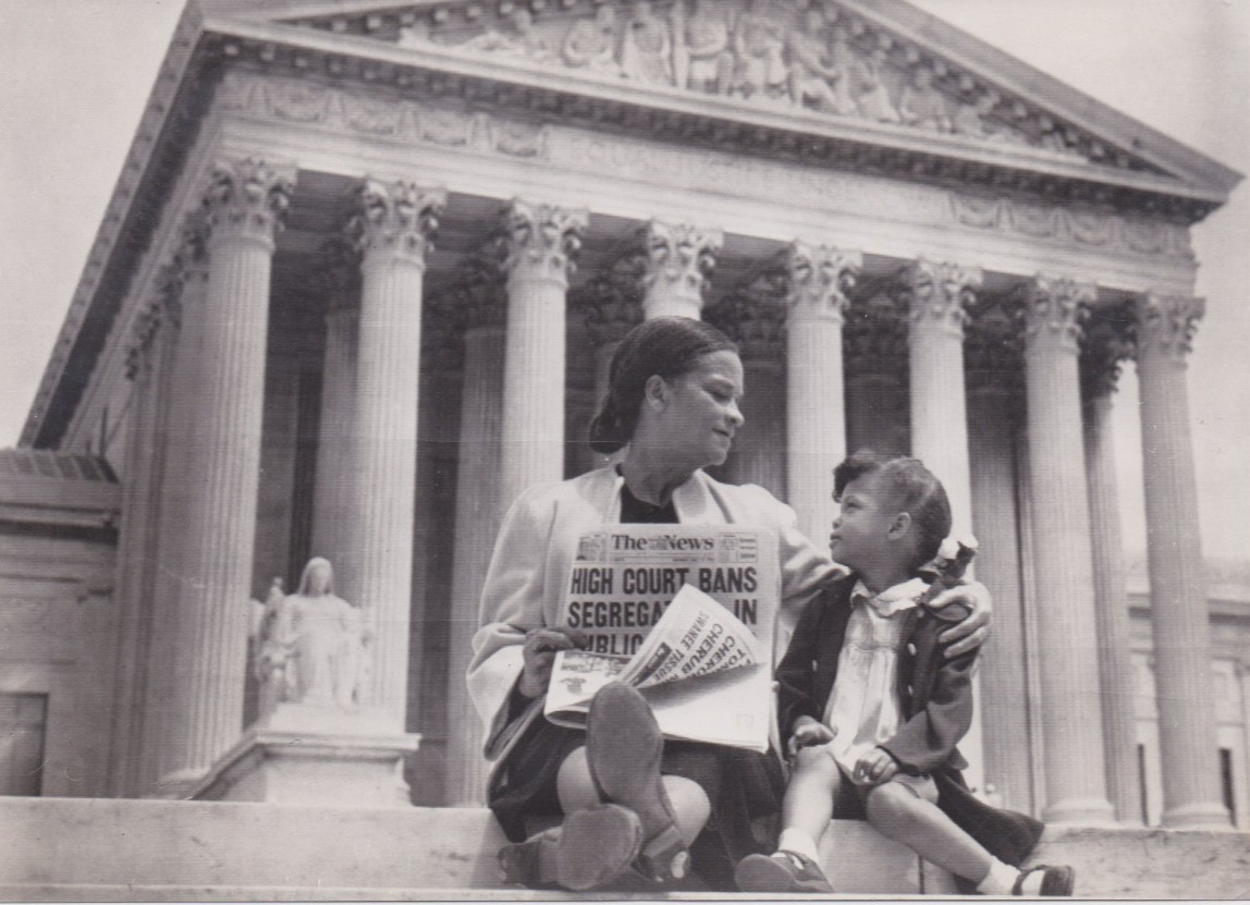 1954 Press Photo ICONIC Mrs. Nettie Hunt at Supreme Court, Segregation is Banned