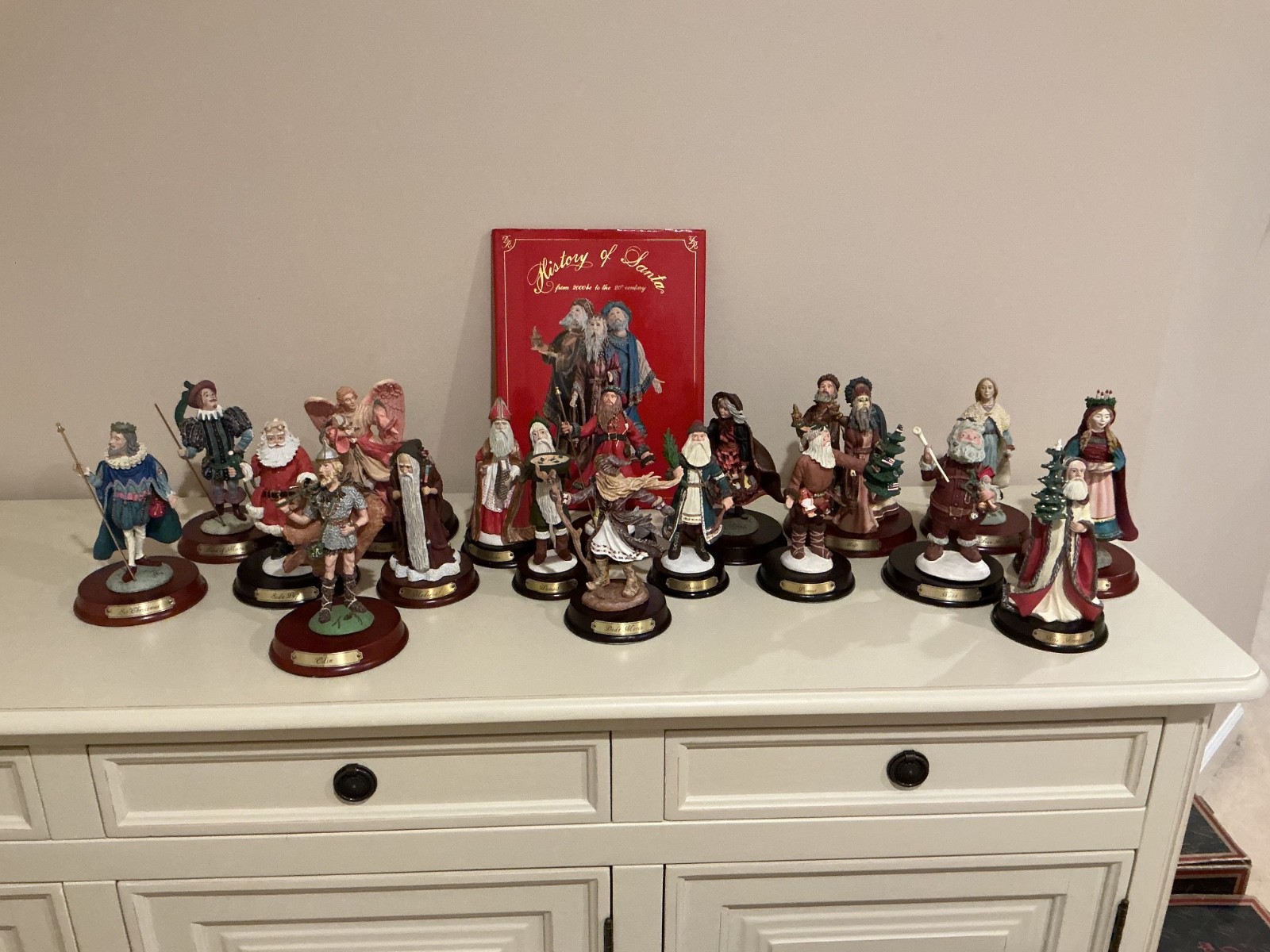 Series 1 Duncan Royale History of Santa (set of 19 6-inch figurines) Series 1 Duncan Royale History of Santa (set of 19 6-inch figurines)