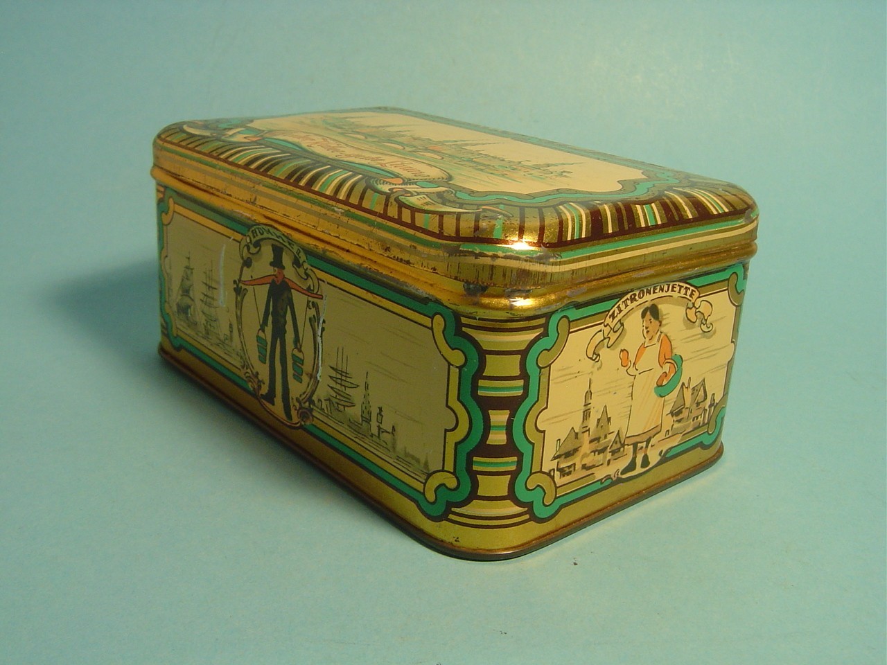 Tin tea caddy Tin tea caddy