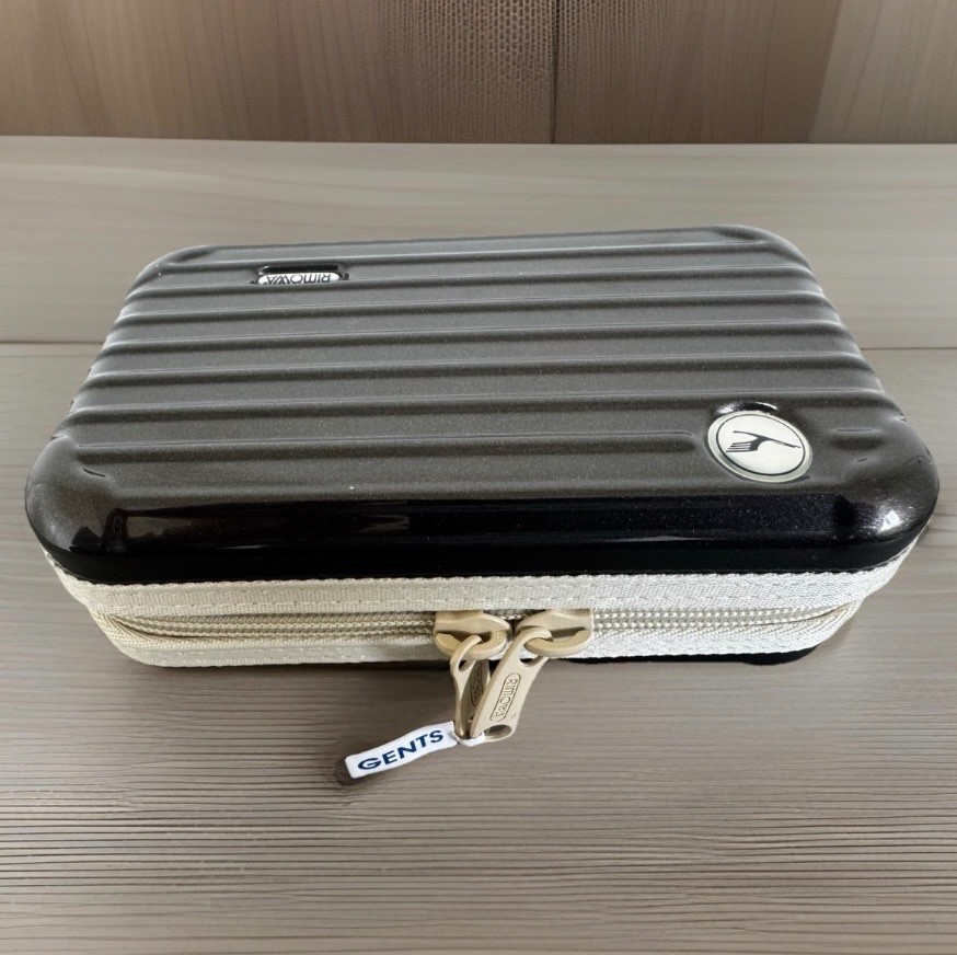 RIMOWA for LUFTHANSA First Class Amenity Kit Brand New Sealed Unopened RIMOWA for LUFTHANSA First Class Amenity Kit Brand New Sealed Unopened