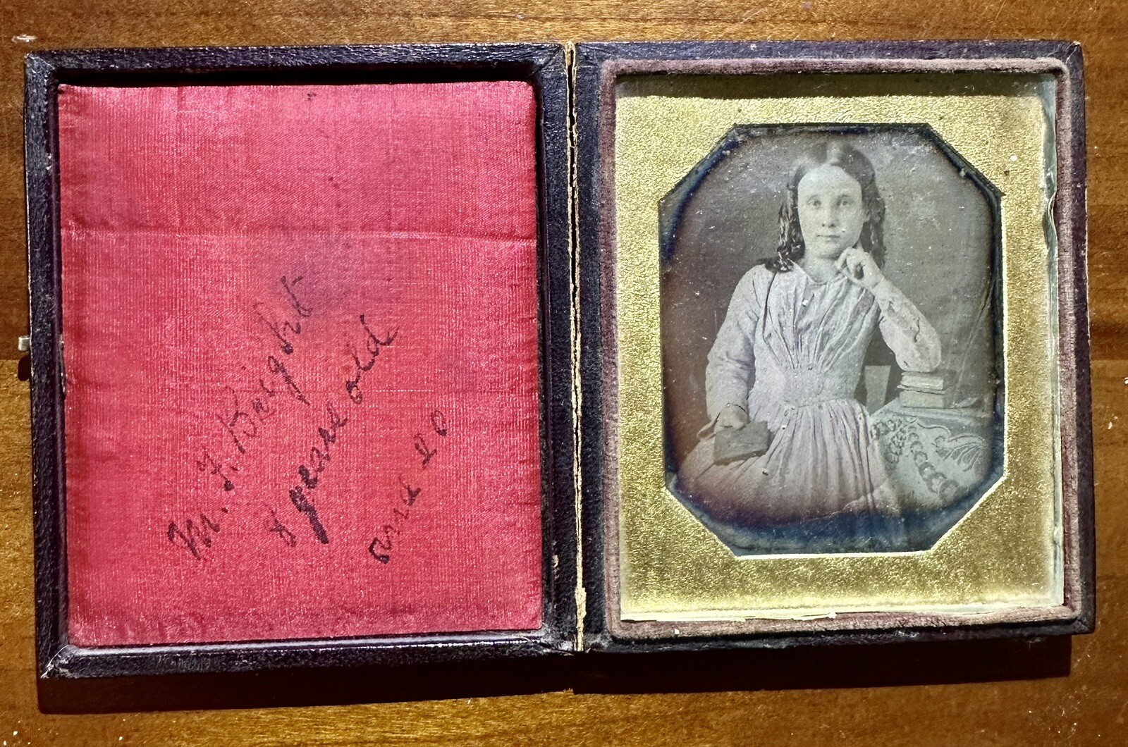 1840s Tinted Plumbe Daguerreotype ID'd Little Girl Ringlet Curls Holding Case 1840s Tinted Plumbe Daguerreotype ID'd Little Girl Ringlet Curls Holding Case