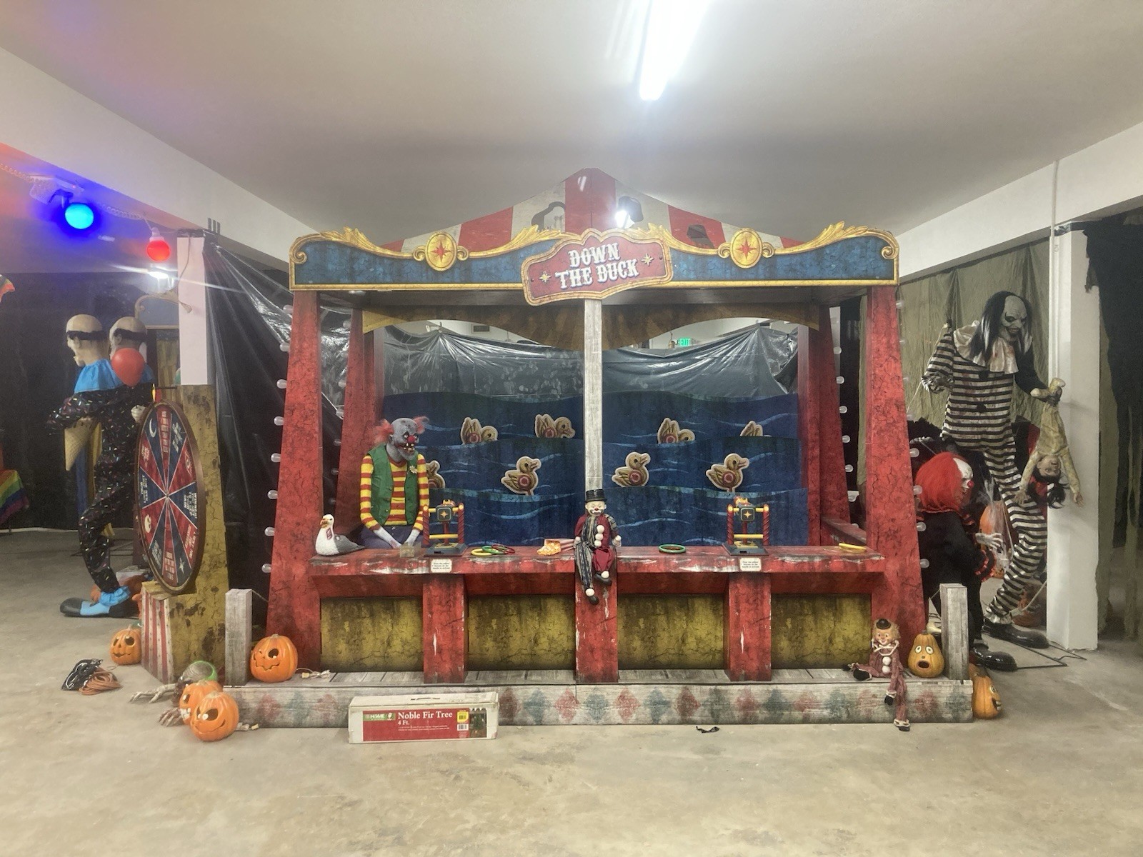 Entire Spirit Halloween ISE Canevil Display From 2024 Season Entire Spirit Halloween ISE Canevil Display From 2024 Season