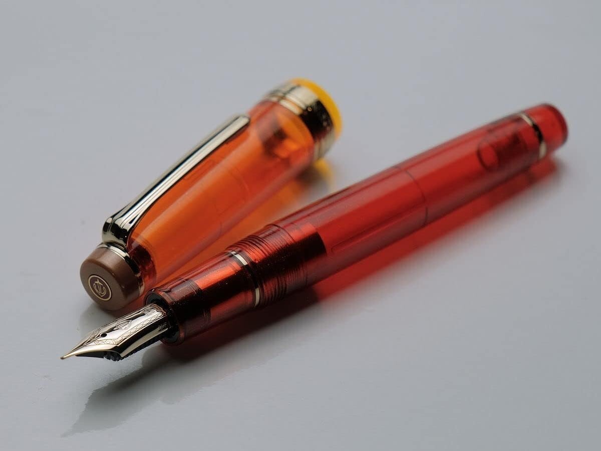 Sailor Fountain Pen World Tea Time Christmas Tea Christmas Spice Medium (M) Sailor Fountain Pen World Tea Time Christmas Tea Christmas Spice Medium (M)