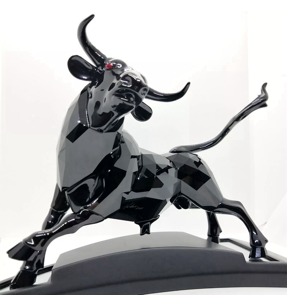 Sample 1 Swarovski Black Bull 660034. Crystal Figurine Limited Edition 2005 Sample 1 Swarovski Black Bull 660034. Crystal Figurine Limited Edition 2005