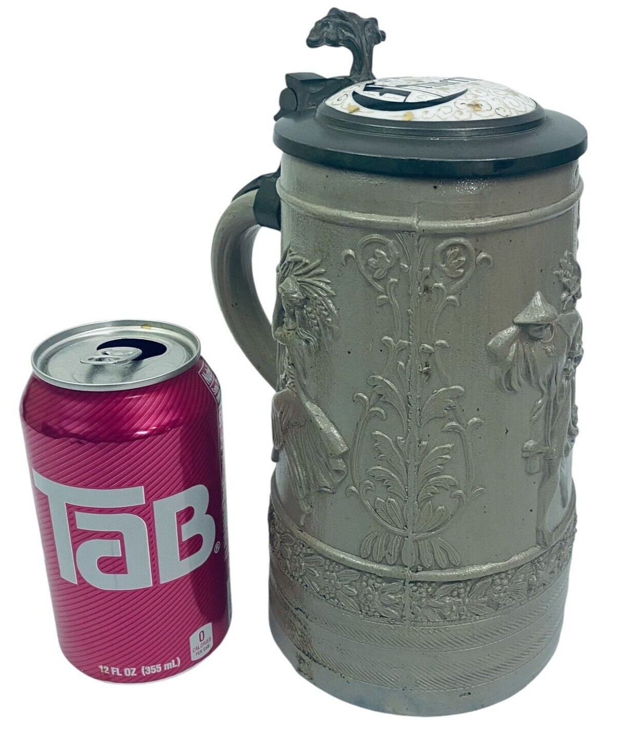 Antique German 1L Beer Stein High Relief Pottery stein Zur Erinnerung Inlay lid