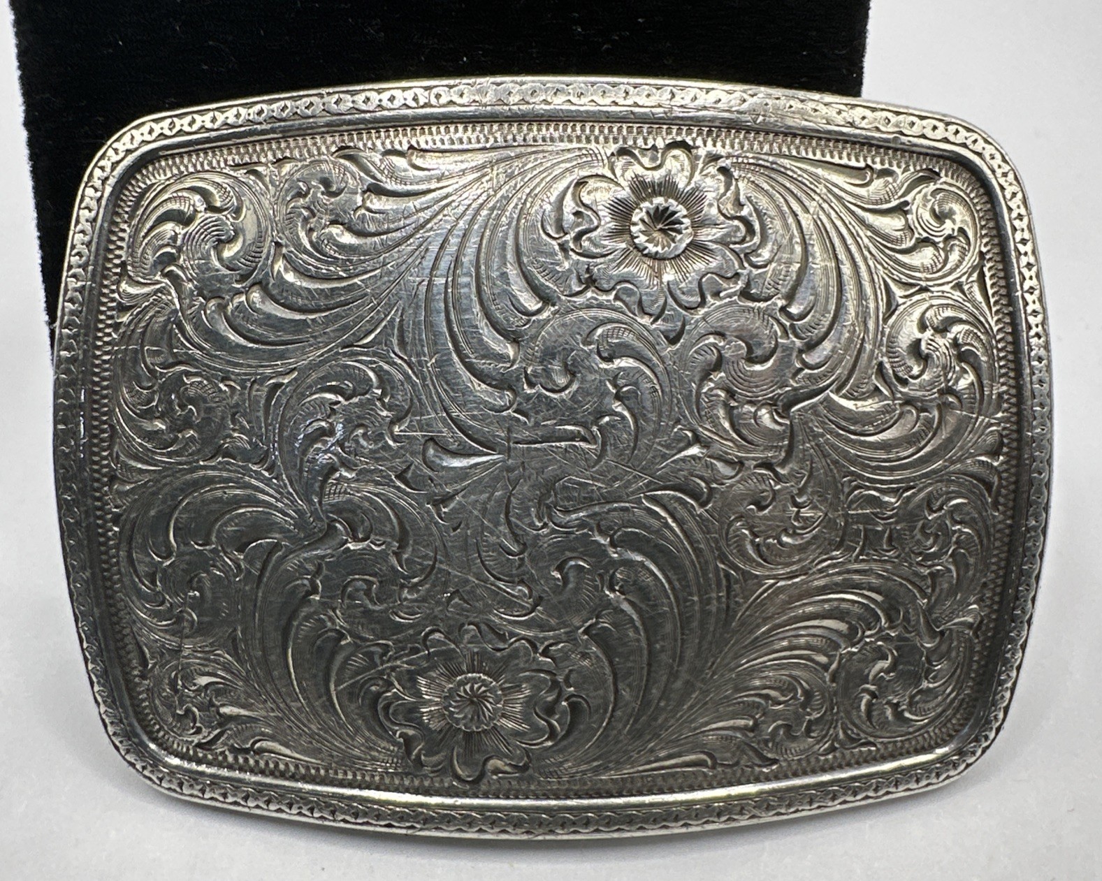 Gist Sterling Silver 925 Filigree Floral Design Square Belt Buckle (69.07g) Gist Sterling Silver 925 Filigree Floral Design Square Belt Buckle (69.07g)