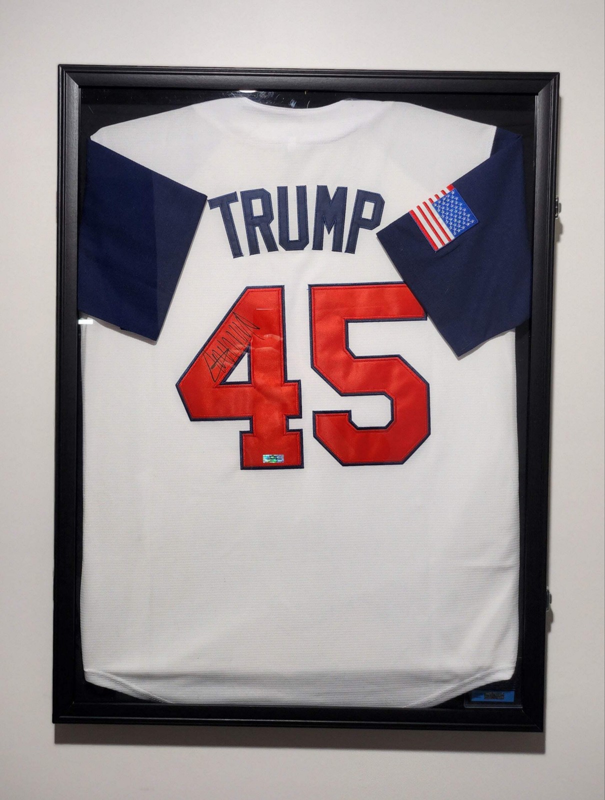 President Donald Trump Autograph Collection - Trump Signed Memories President Donald Trump Autograph Collection - Trump Signed Memories