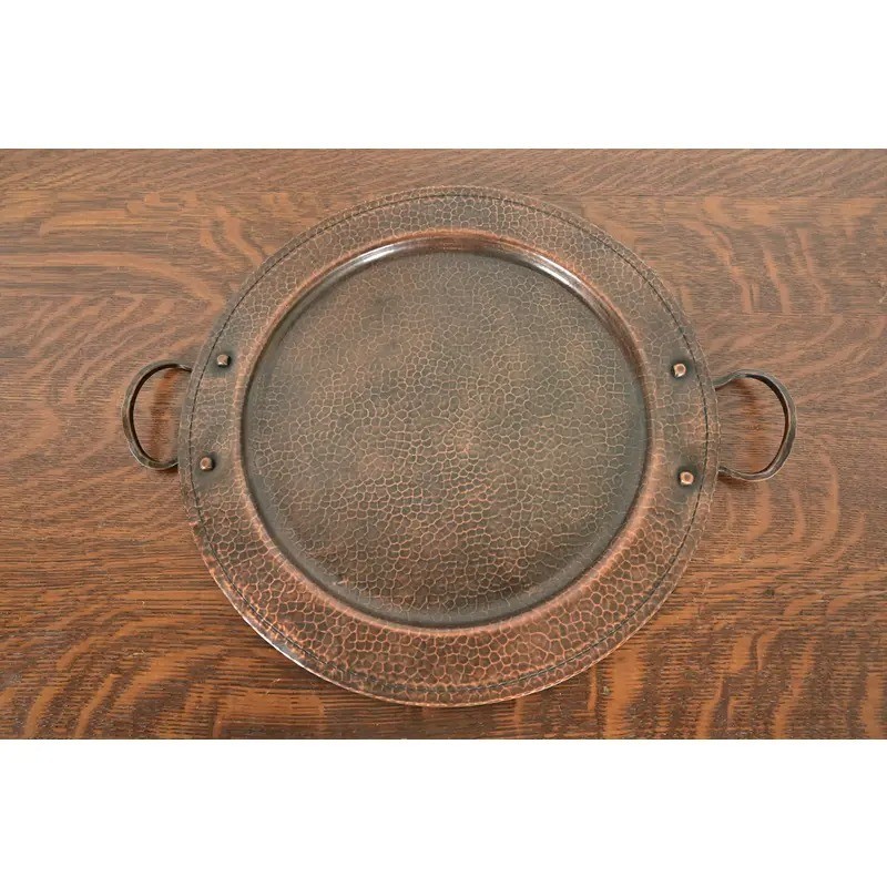 Roycroft Arts & Crafts Hammered Copper Handled Large Serving Tray, Circa 1920s Roycroft Arts & Crafts Hammered Copper Handled Large Serving Tray, Circa 1920s