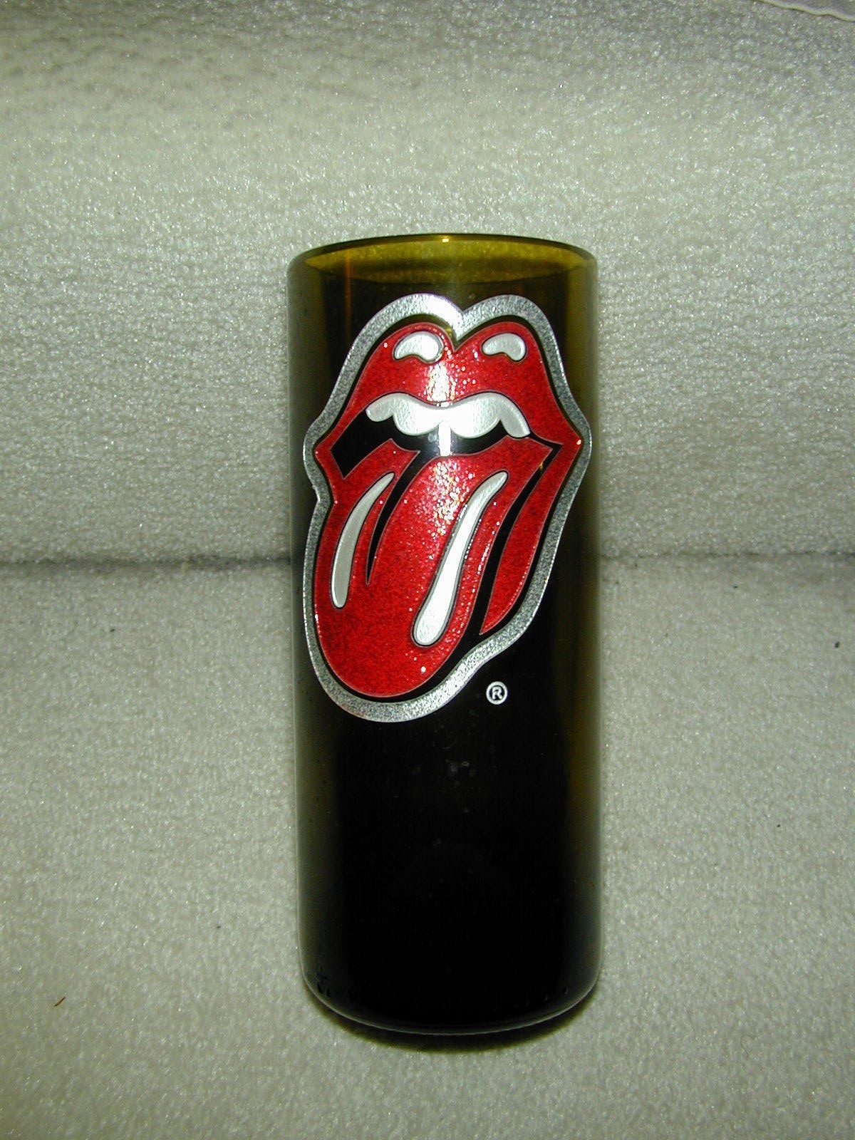 1 ROLLING STONES STICKY FINGERS WINE BOTTLE GLASS RED 982  OF 1000  1 OF A KIND