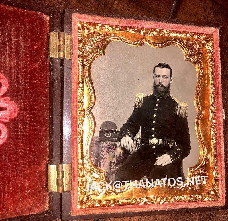 MAKE AN OFFER Rare 1860s Photo Confederate Civil War Soldier 5th Georgia Rifles