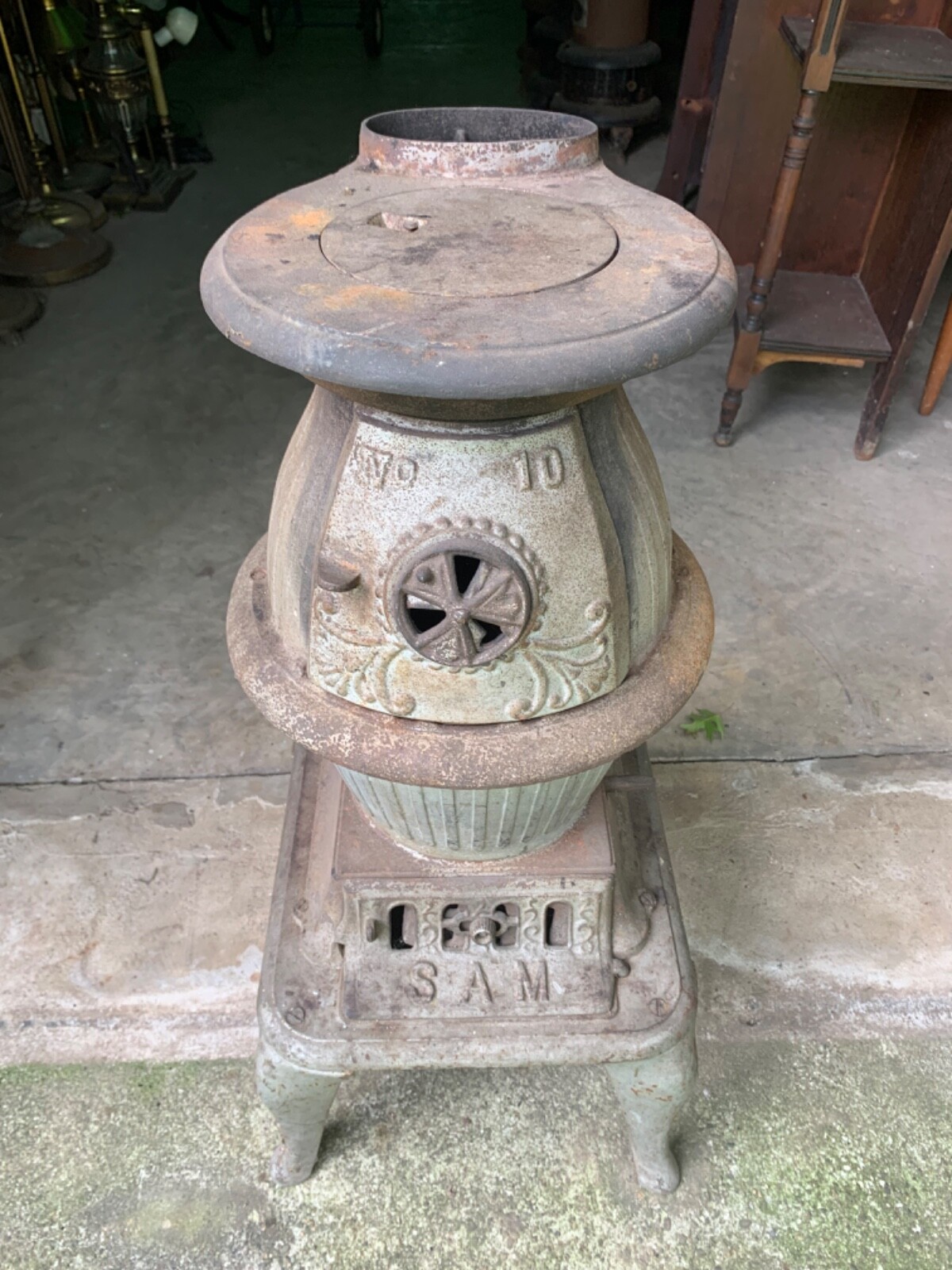 Antique SAM No 10 Pot Belly Stove/All origional/Pickup only