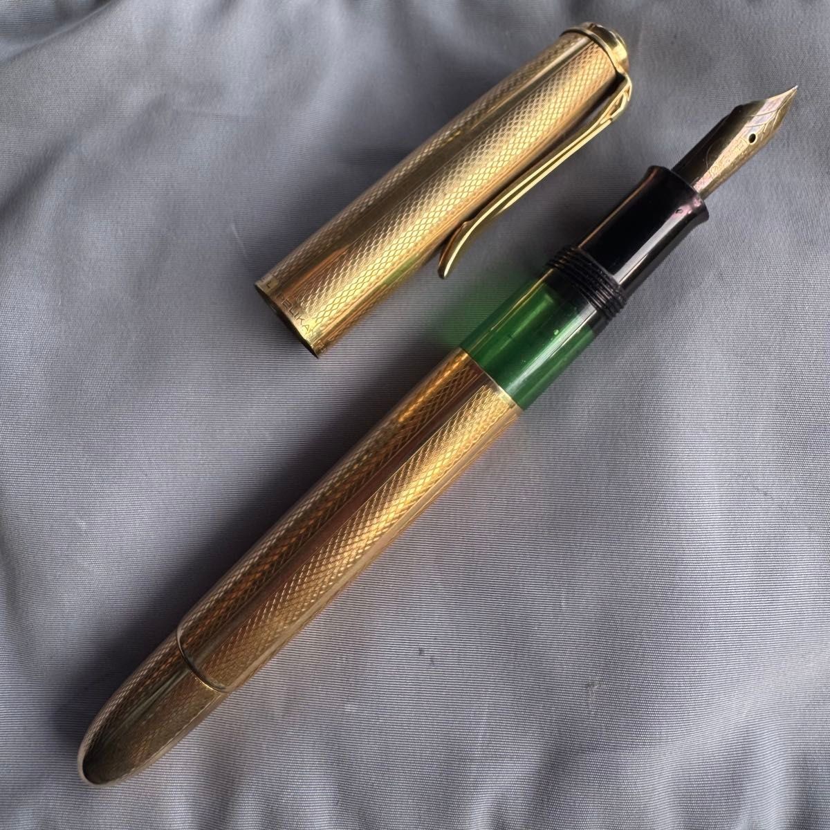 [Rare] 520nn Vintage Pelikan Roll Gold 14k-585 Gold Nib