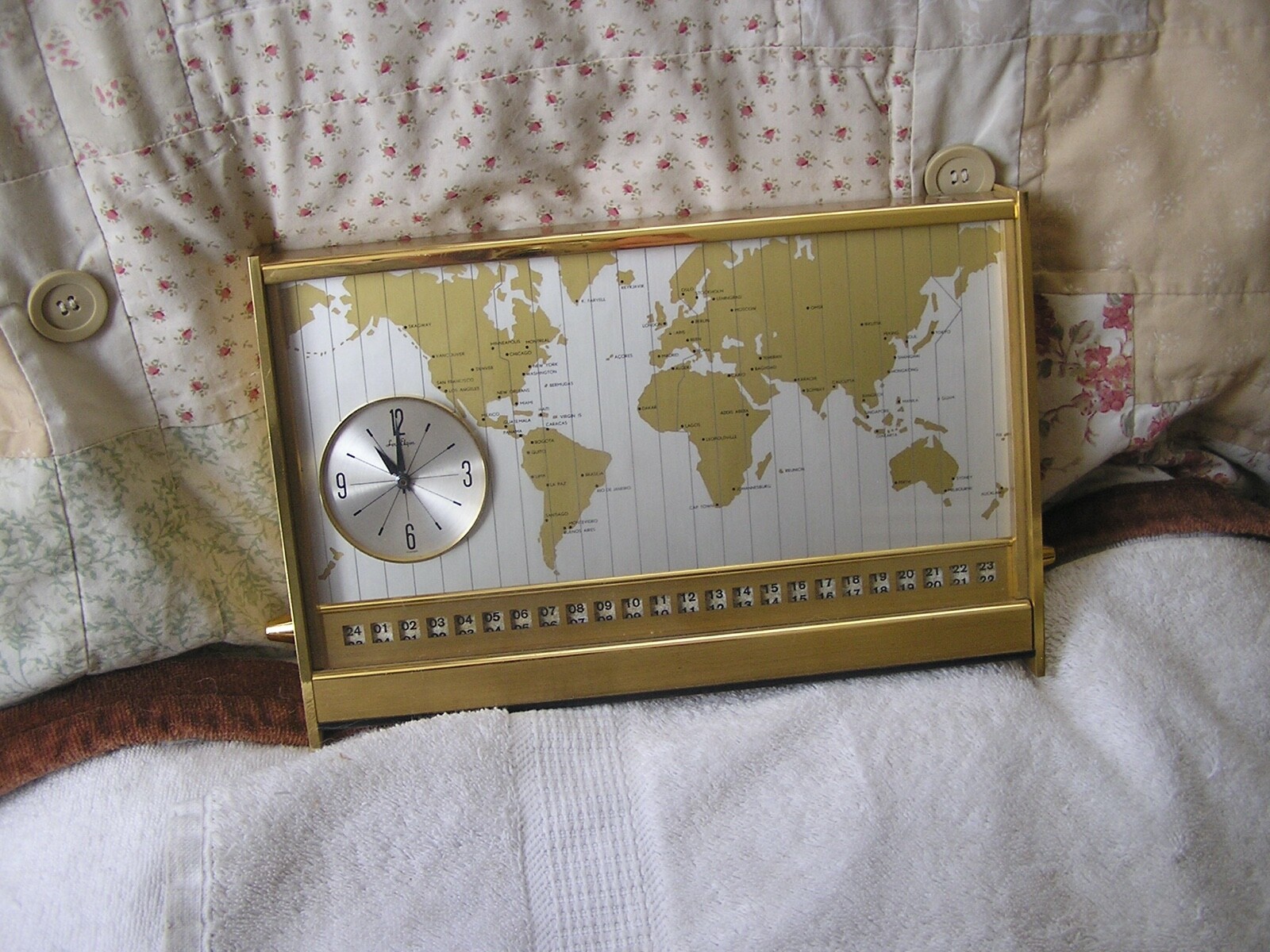 Vintage Lord Elgin World Time Zone Brass Cabinet Table Clock Vintage Lord Elgin World Time Zone Brass Cabinet Table Clock