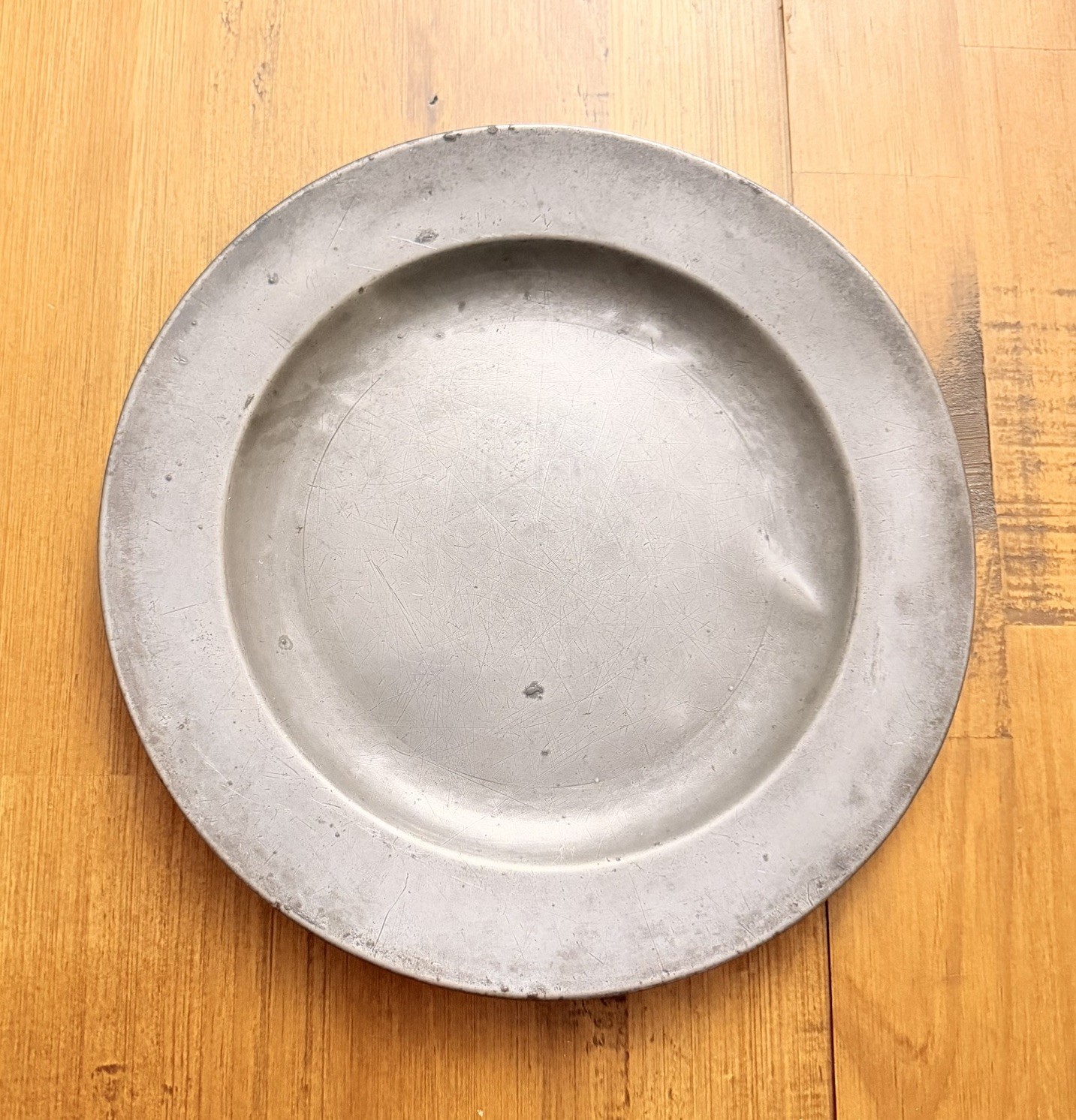 Antique English Pewter Plates Set 6 Yates London Touchmark Georgian 9.5 Antique English Pewter Plates Set 6 Yates London Touchmark Georgian 9.5