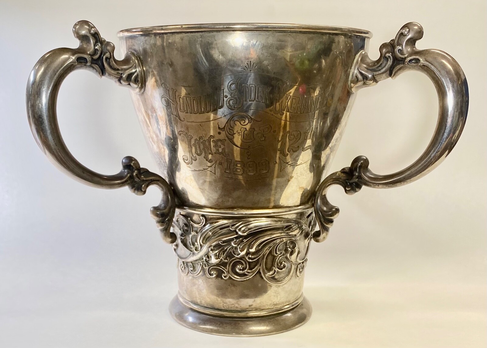 1899 Hawaii Honolulu Stock Exchange Trotting & Racing Cup Sterling Silver 1.66kg