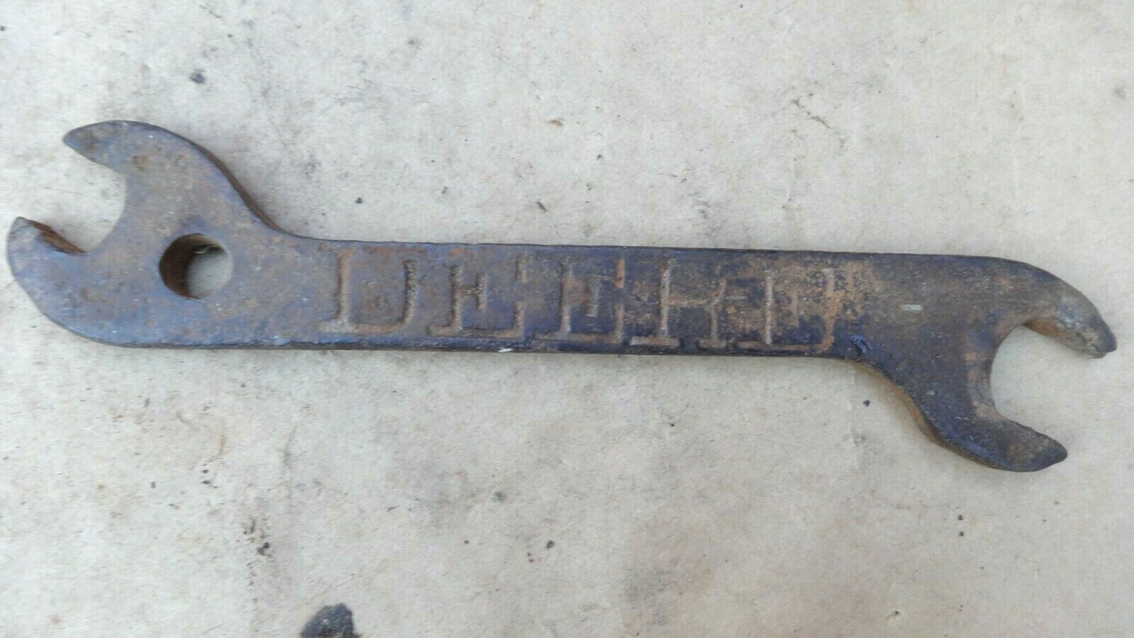 Vintage JOHN DEERE Tractor WRENCH / TOOL Original script Vintage JOHN DEERE Tractor WRENCH / TOOL Original script
