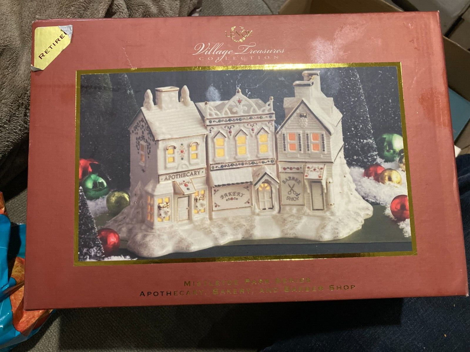 NEW LENOX VILLAGE TREASURES MISTLETOE PARK SERIES APOTHECARY+BAKERY,+BARBER SHOP