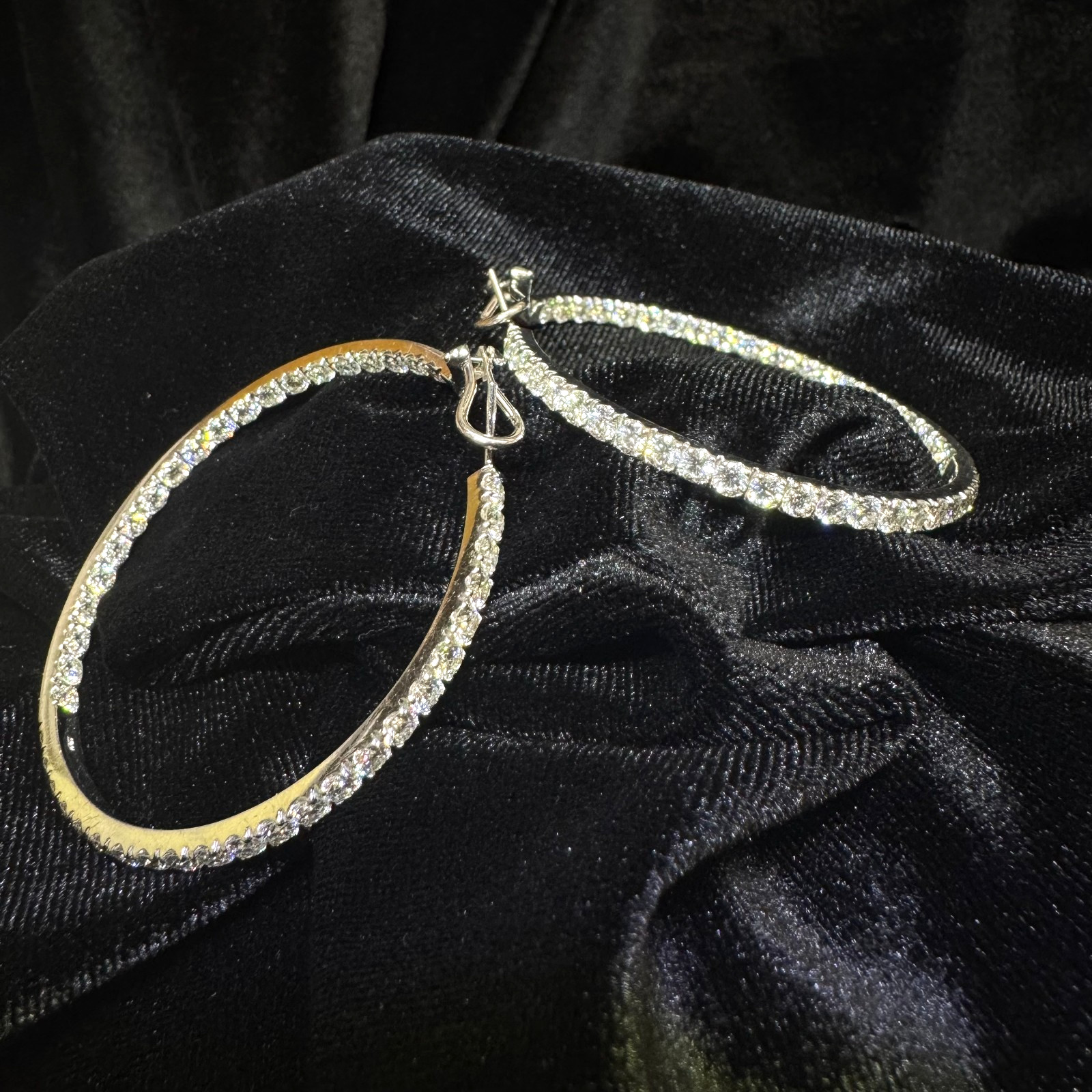 14K WHITE GOLD - DIAMOND (9.40Ct) INSIDE-OUT HOOP EARRINGS / EXQUISITE