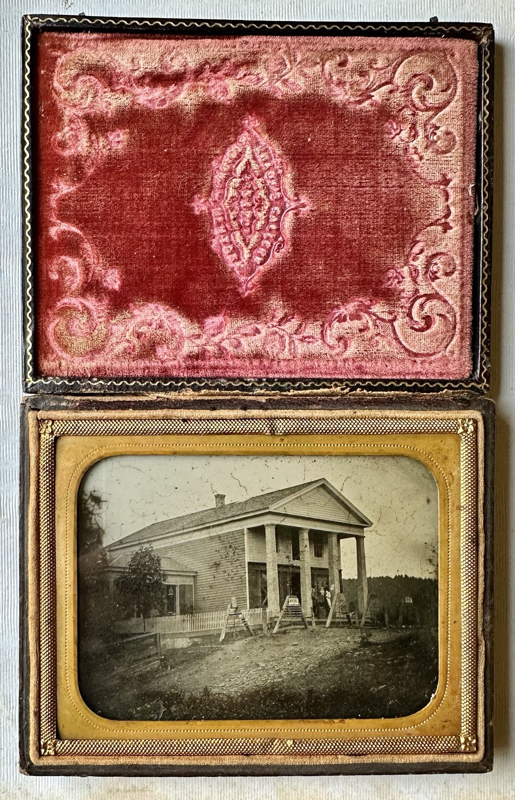 BRADY GALLERY 1/4 AMBROTYPE PHOTO OUTDOOR BUILDING COURTHOUSE? 1850s BRADY GALLERY 1/4 AMBROTYPE PHOTO OUTDOOR BUILDING COURTHOUSE? 1850s