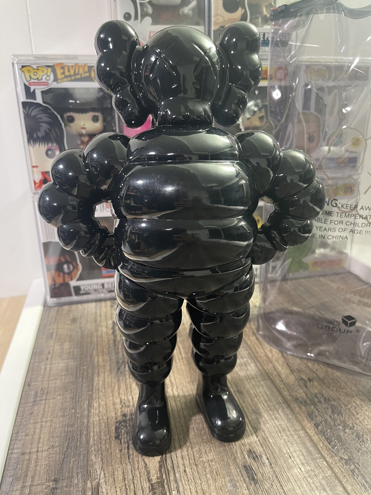 Kaws Black Chum 2002 Numbered Edition of 500 Kaws Black Chum 2002 Numbered Edition of 500