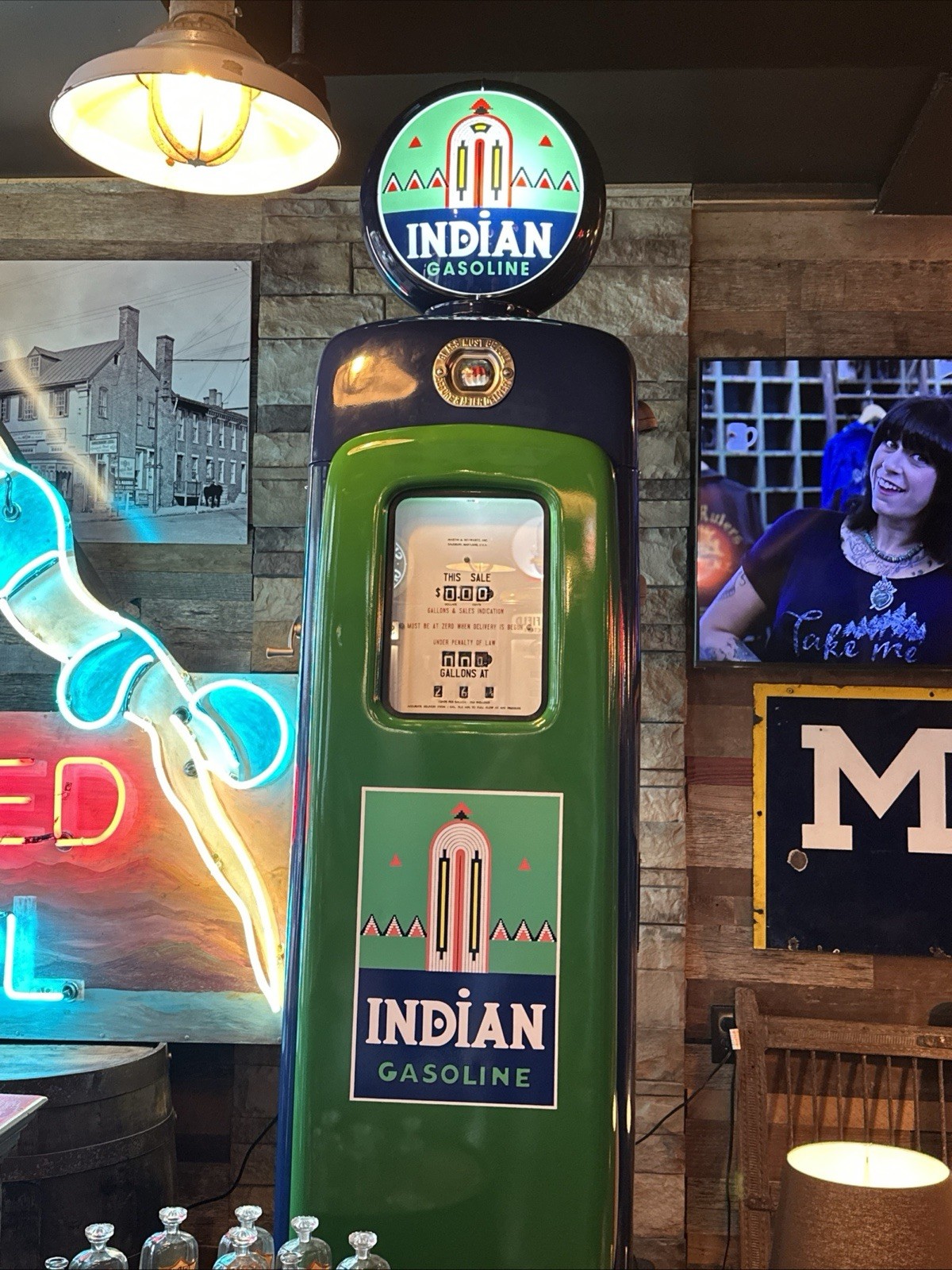 1940 Indian Gasoline Restored Martin & Schwartz Gas pump 1940 Indian Gasoline Restored Martin & Schwartz Gas pump