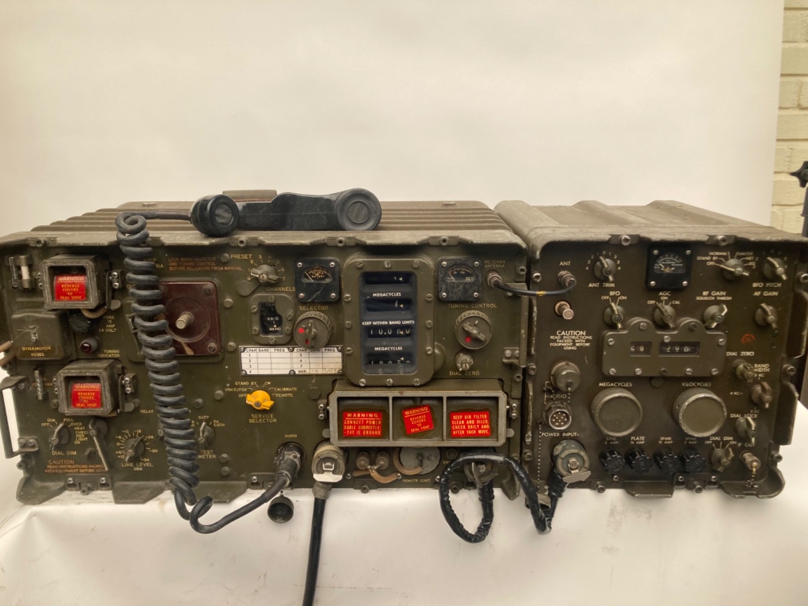 Ford Mutt and other US Vietnam Vehicle Radio Set GRC-19 Ford Mutt and other US Vietnam Vehicle Radio Set GRC-19