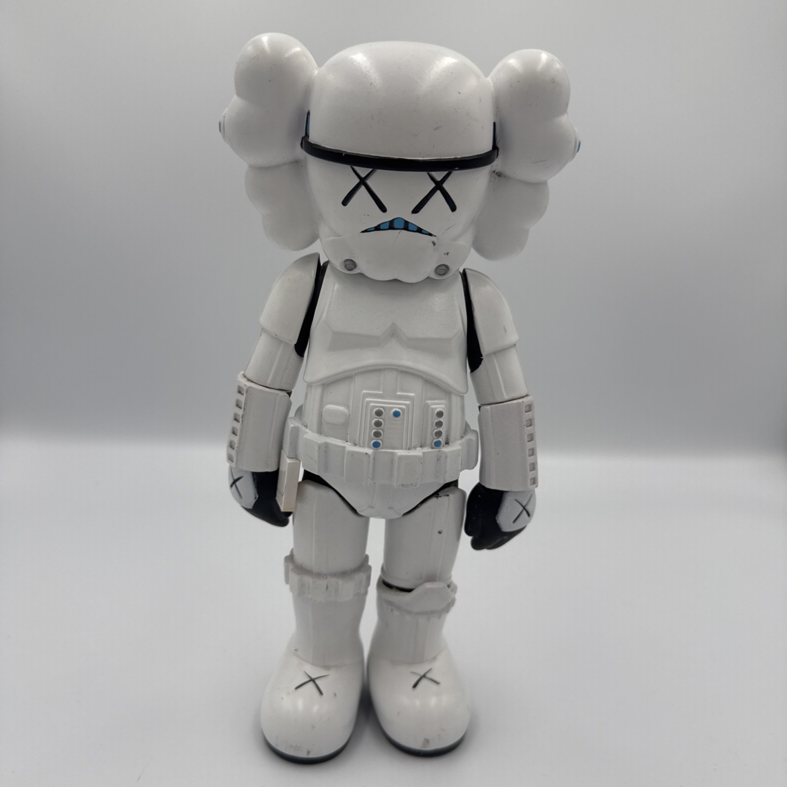 2008 KAWS x Star Wars Medicom - Stormtrooper Companion Limited Edition 500 2008 KAWS x Star Wars Medicom - Stormtrooper Companion Limited Edition 500