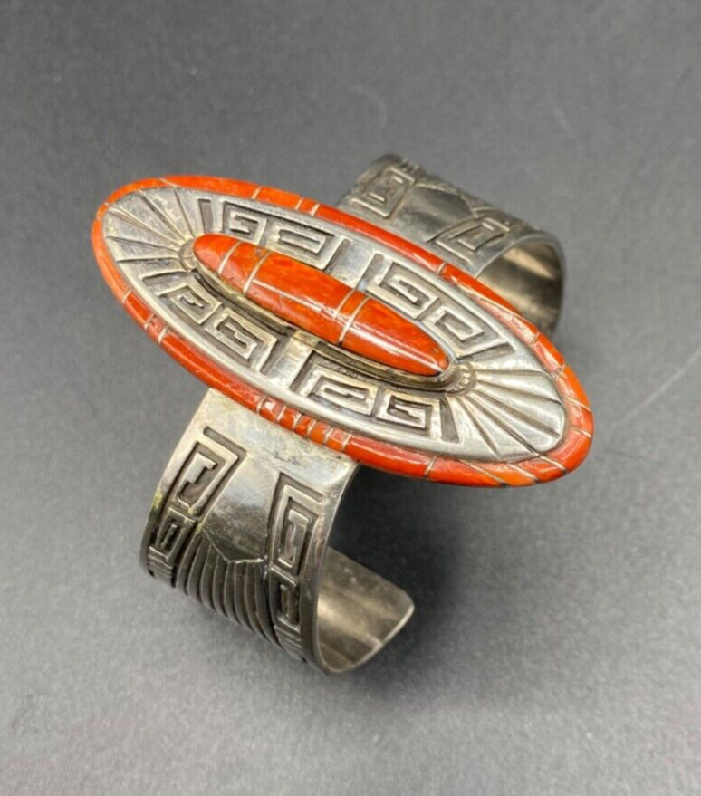 Vintage large Navajo cuff bracelet by Abraham Begay in Sterling spiny oyster