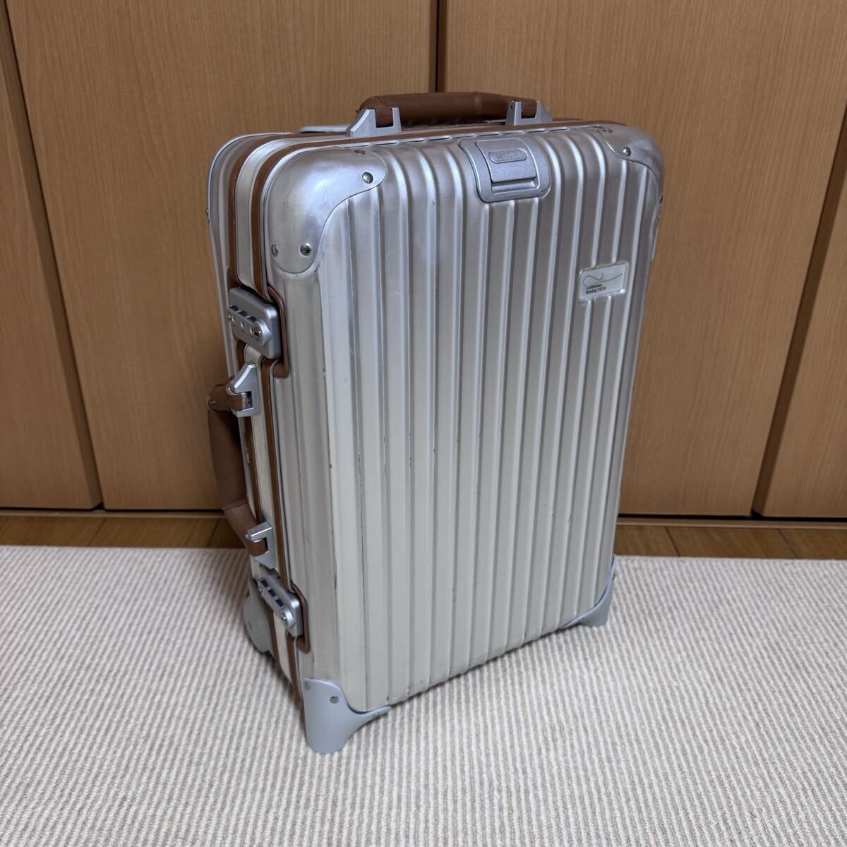 Rimowa Lufthansa 32L Silver 2 wheels Carry Case Suitcase Rimowa Lufthansa 32L Silver 2 wheels Carry Case Suitcase