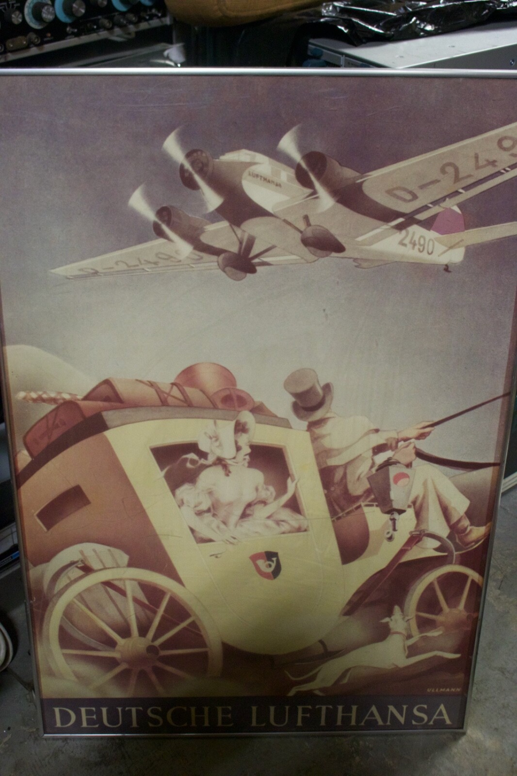 DEUTSCHE LUFTHANSA Poster  (27 x 39 inches)
