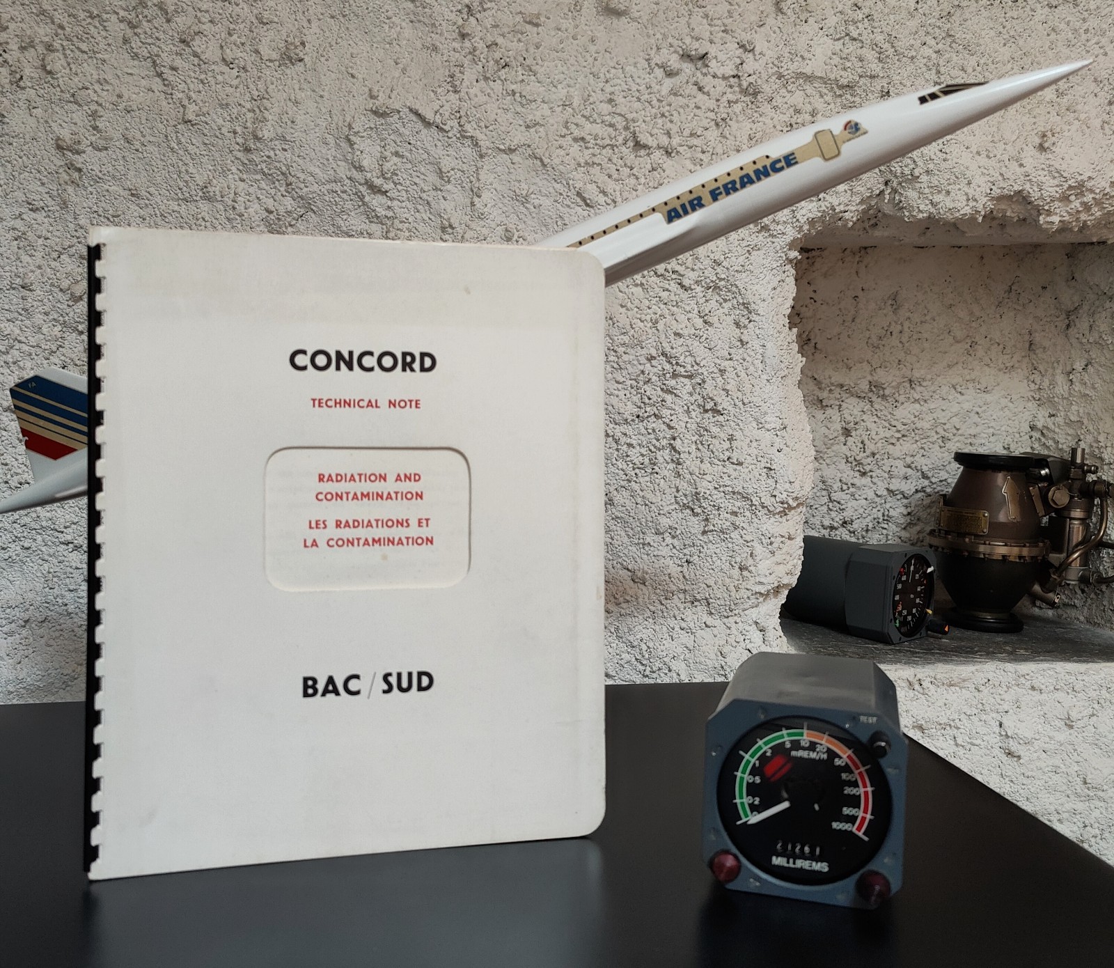 Exceptional and Rare - Concorde Radiation Indicator + Document 24 Pages 1964 Exceptional and Rare - Concorde Radiation Indicator + Document 24 Pages 1964