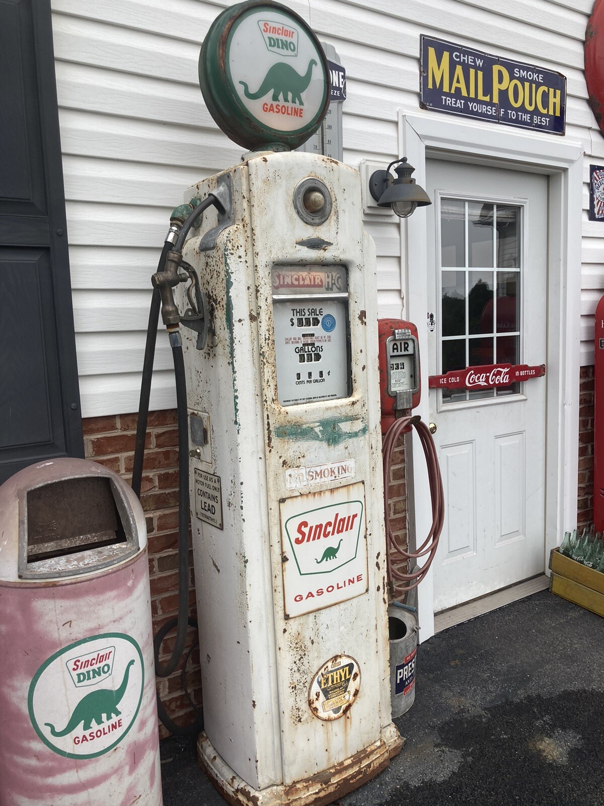 Original Dino Gas Sinclair Gas Pump 540 Bennett Original Signs Nozzle Original Dino Gas Sinclair Gas Pump 540 Bennett Original Signs Nozzle