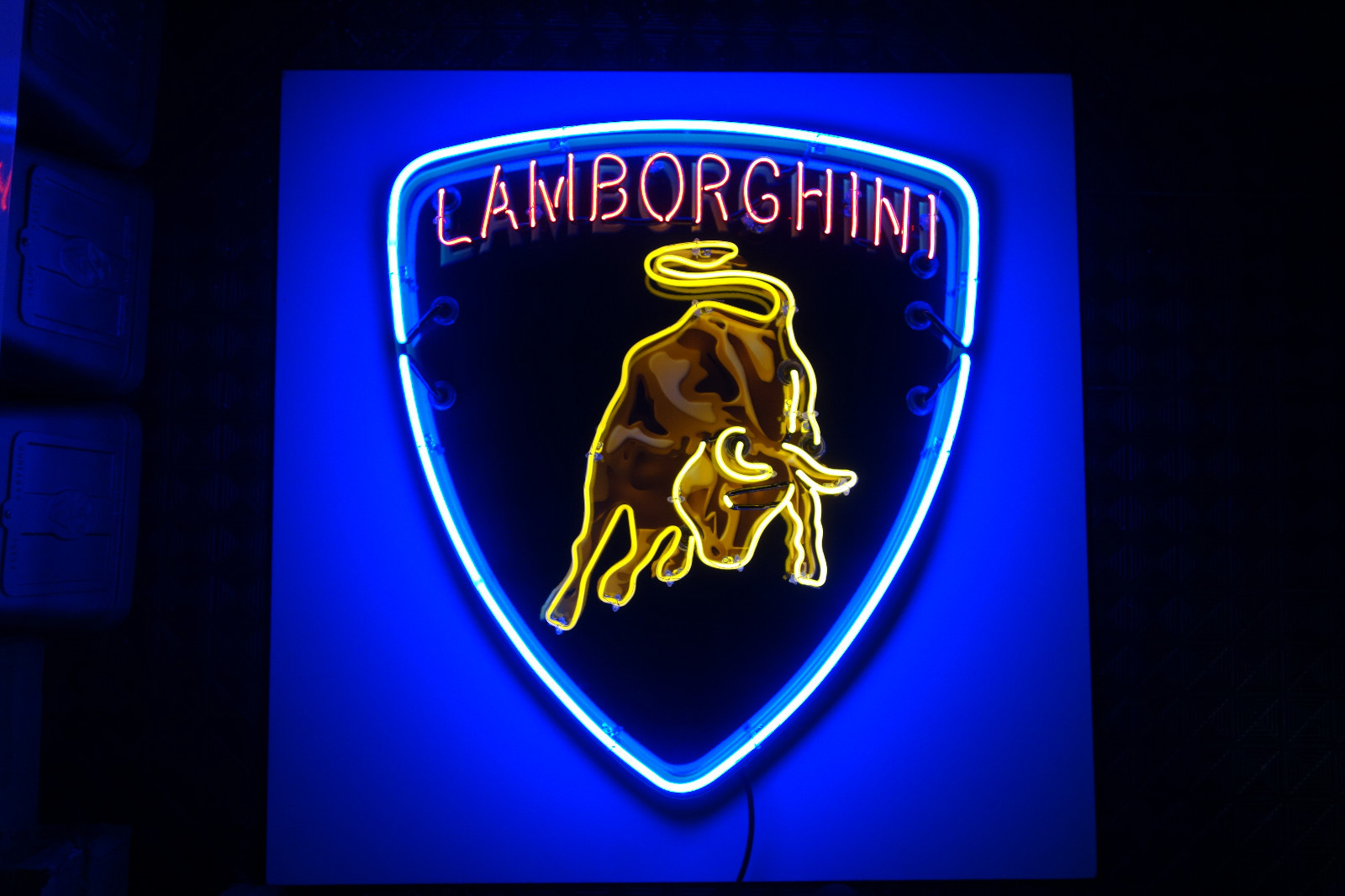 LAMBORGHINI DEALERSHIP NEON. CUSTOM Steel Enamel neon ART . HUGE 37 LAMBORGHINI DEALERSHIP NEON. CUSTOM Steel Enamel neon ART . HUGE 37