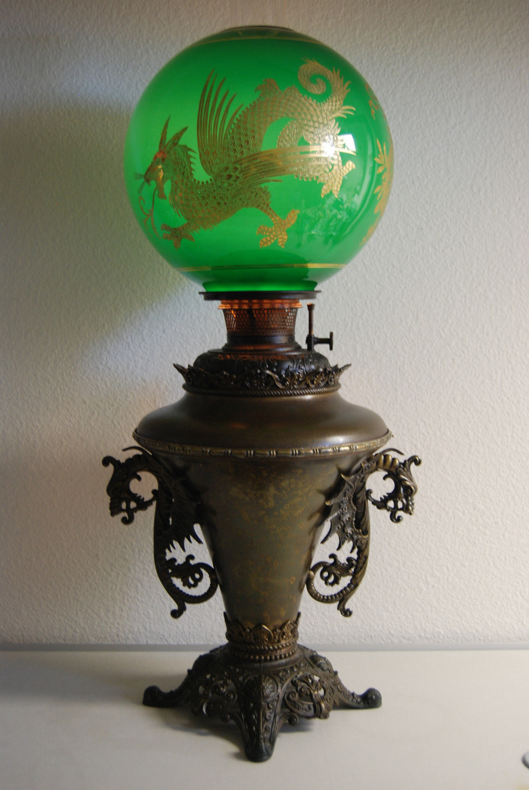 ANTIQUE KEROSENE OIL GWTW B&H CHINESE DRAGON EMERALD GREEN GILDED VICTORIAN LAMP ANTIQUE KEROSENE OIL GWTW B&H CHINESE DRAGON EMERALD GREEN GILDED VICTORIAN LAMP
