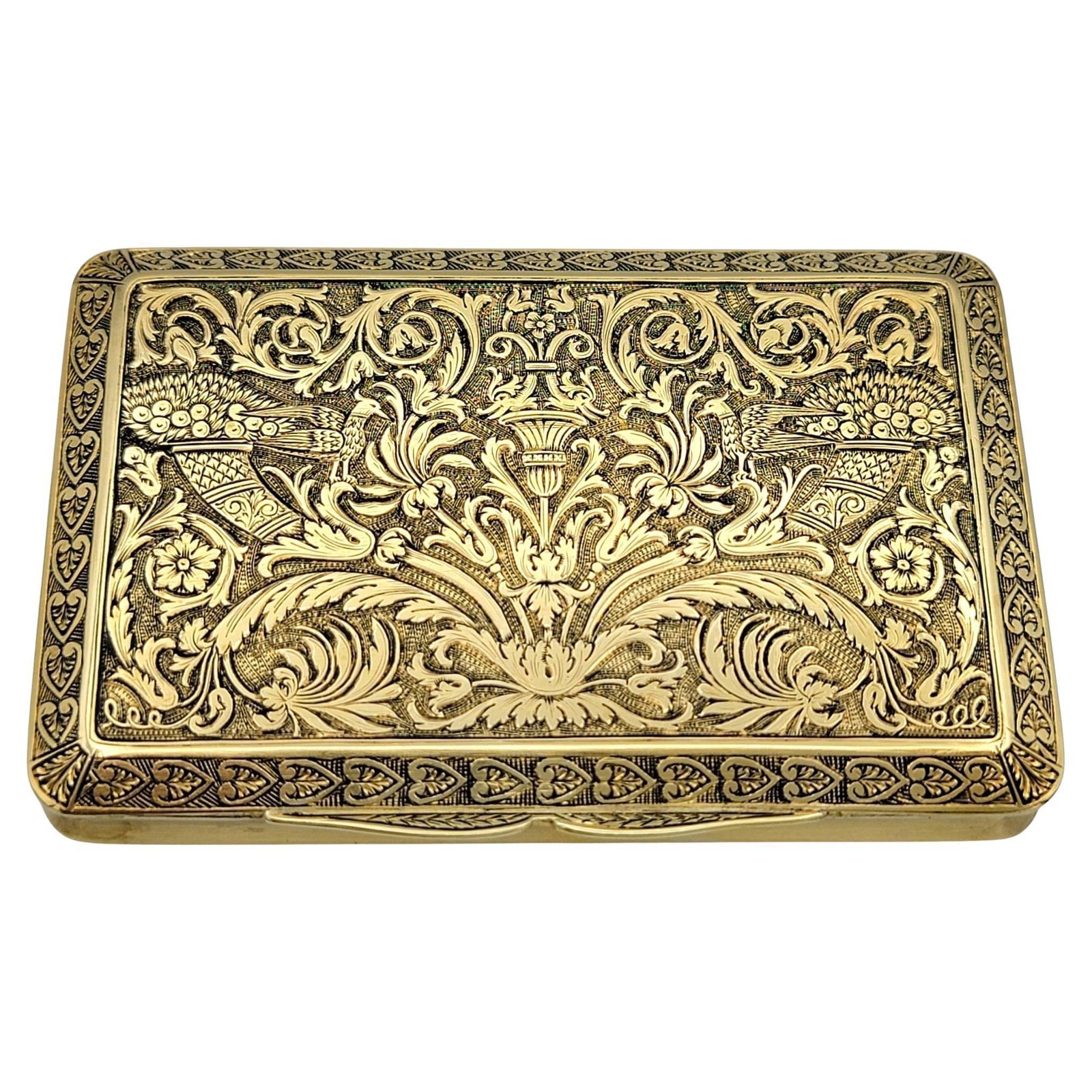Early 1900s Vintage Engraved Ornate Hinged Snuff Box in 18 Karat Yellow Gold