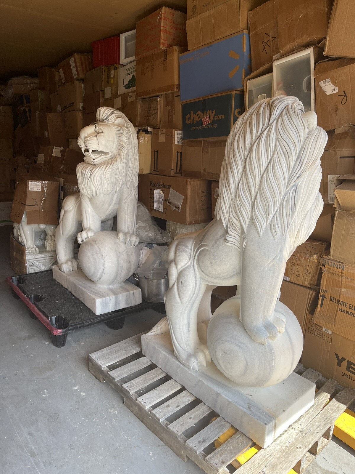 Genuine White Stone Super Big And Heavy Pair Lion . Genuine White Stone Super Big And Heavy Pair Lion .