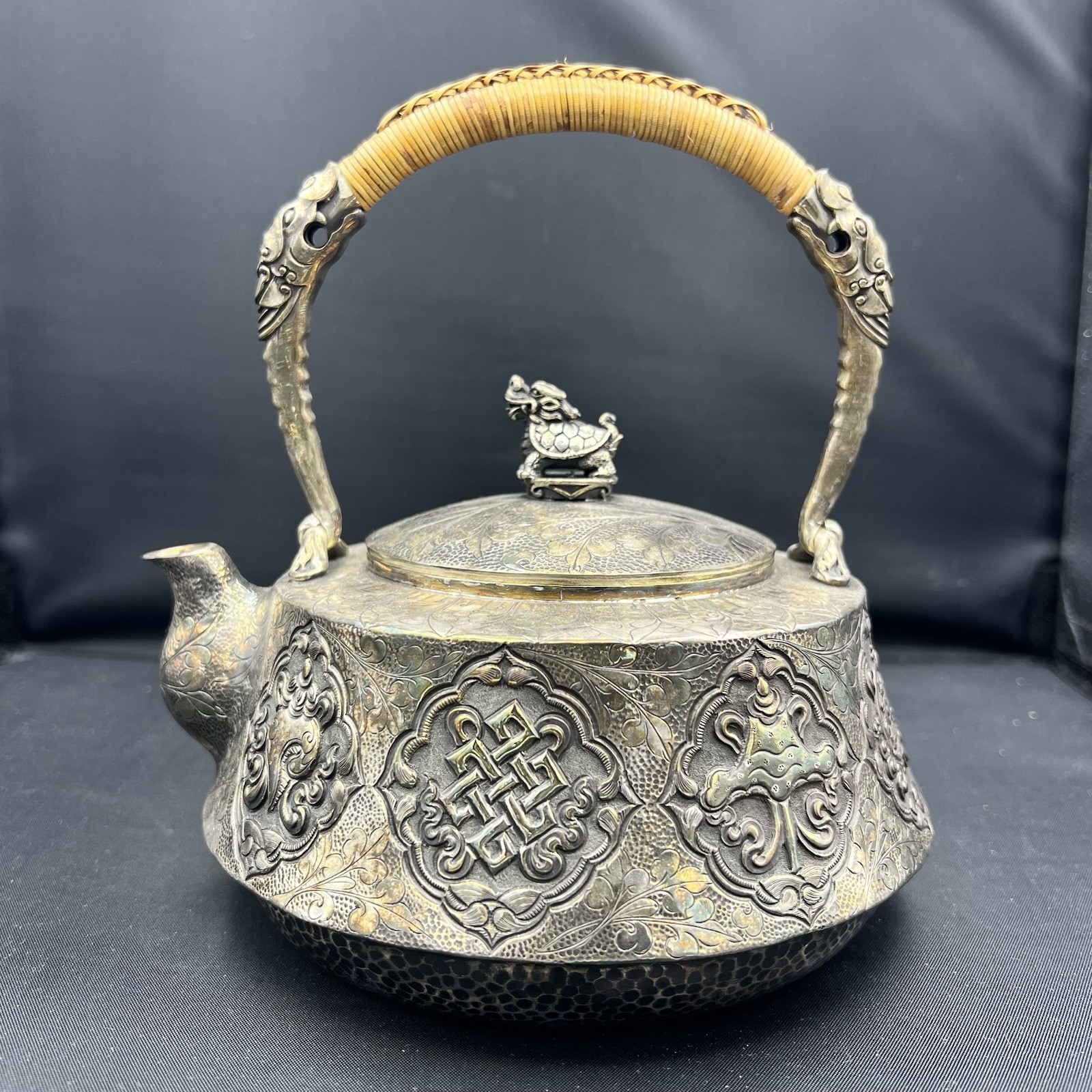 Handcrafted 999 Fine Silver Tibetan Eight Treasures Teapot 99.9% Pure 藏八寶銀壺 Handcrafted 999 Fine Silver Tibetan Eight Treasures Teapot 99.9% Pure 藏八寶銀壺