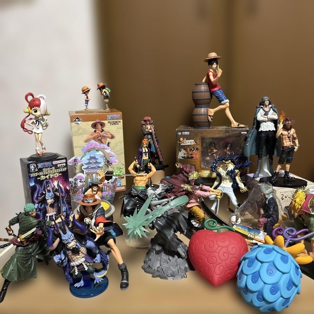 One Piece Figure Lot Display Set Prize Crate UFO Catcher for Collectors