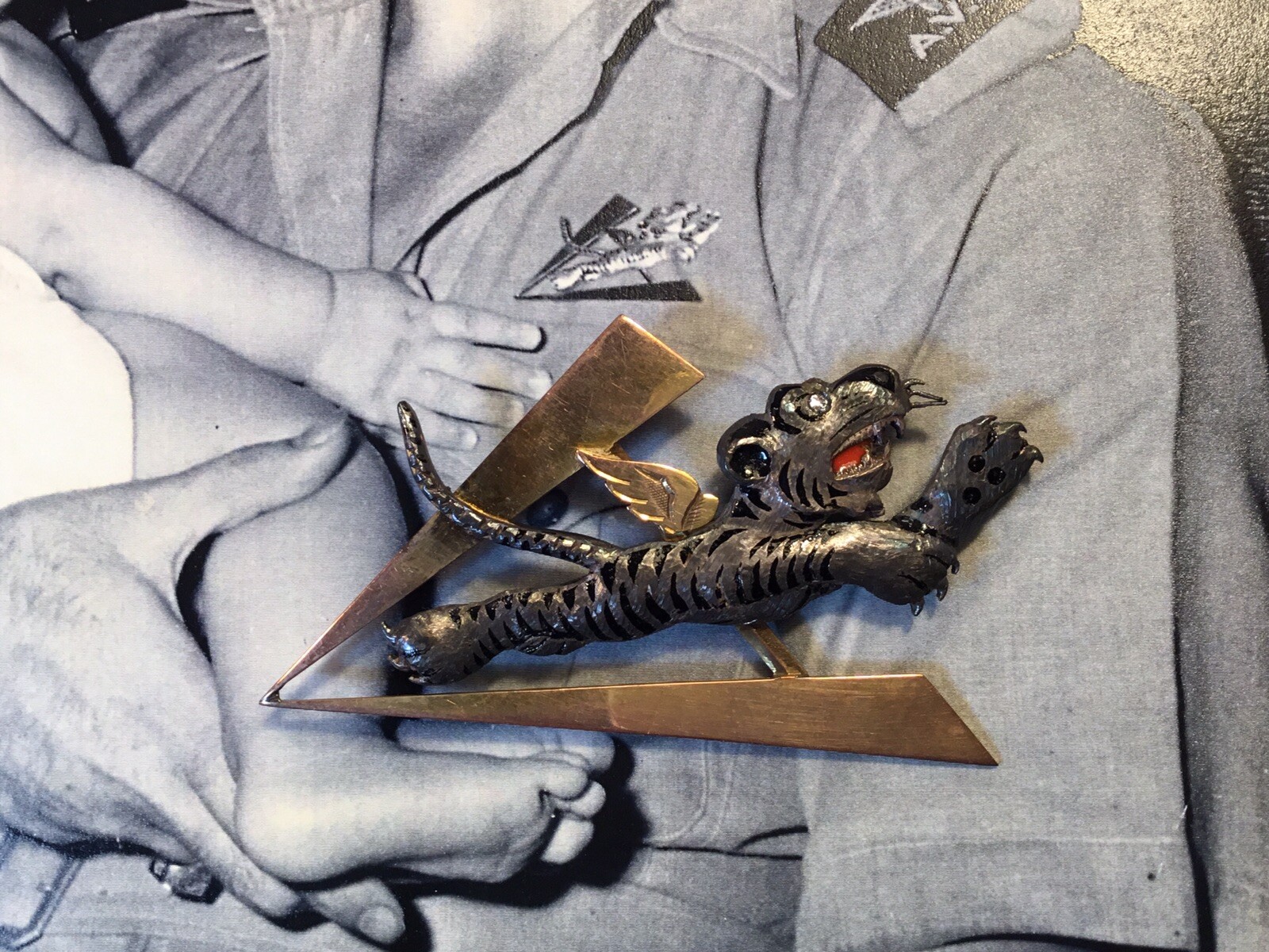 WWII RARE AVG FLYING TIGER ONE OF A KIND THEATER MADE TIGER BADGE GROUPING WWII RARE AVG FLYING TIGER ONE OF A KIND THEATER MADE TIGER BADGE GROUPING
