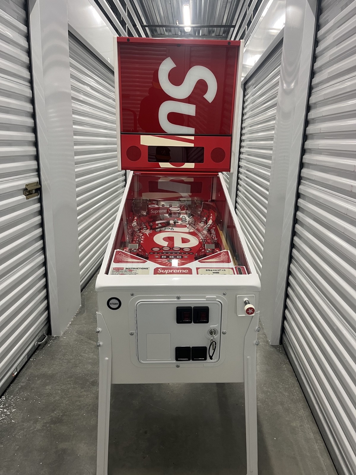 Supreme Pinball Machine Stern New Orange County Pinballs 2018 Supreme Pinball Machine Stern New Orange County Pinballs 2018