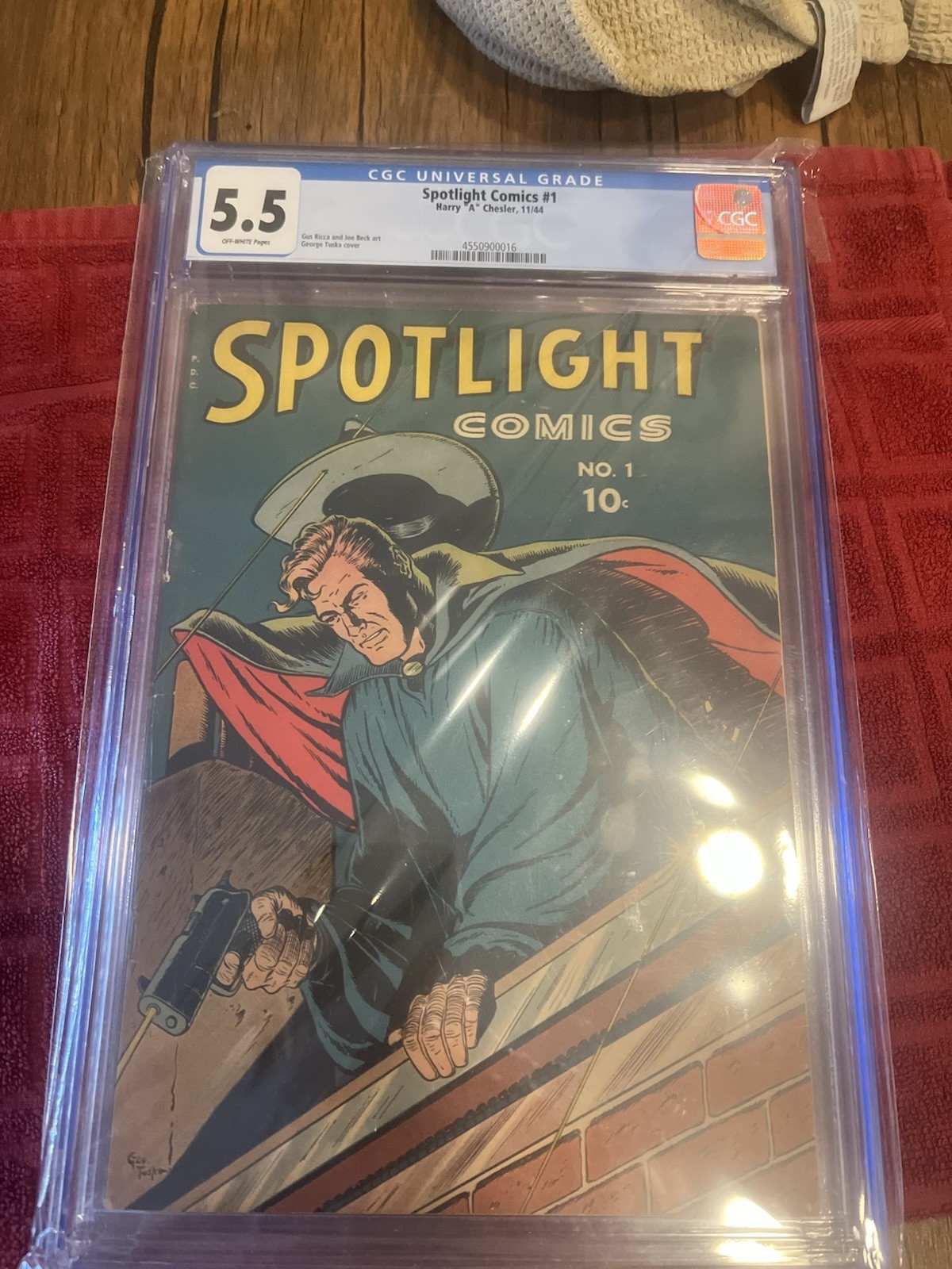 Spotlight Comics #1 (Chesler / Dynamic November 1944) Spotlight Comics #1 (Chesler / Dynamic November 1944)