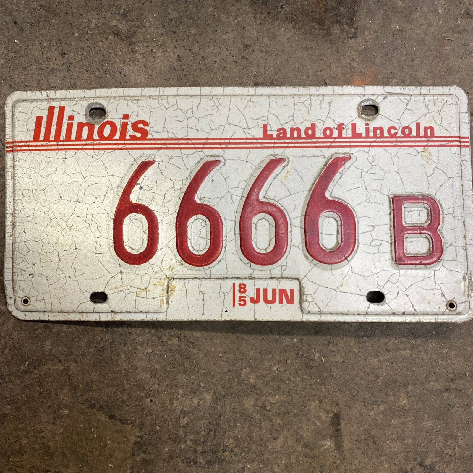 1985 Illinois Vehicle License Plate Tag 6666 Yellowstone, Texas Ranch  1985 Illinois Vehicle License Plate Tag 6666 Yellowstone, Texas Ranch 