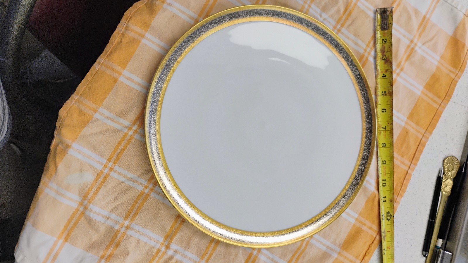 ANTIQUE D W KARLSBADER WERTARBEIT GEGR 1921 PORCELAIN SERVING PLATE 12 3/4 INCH ANTIQUE D W KARLSBADER WERTARBEIT GEGR 1921 PORCELAIN SERVING PLATE 12 3/4 INCH